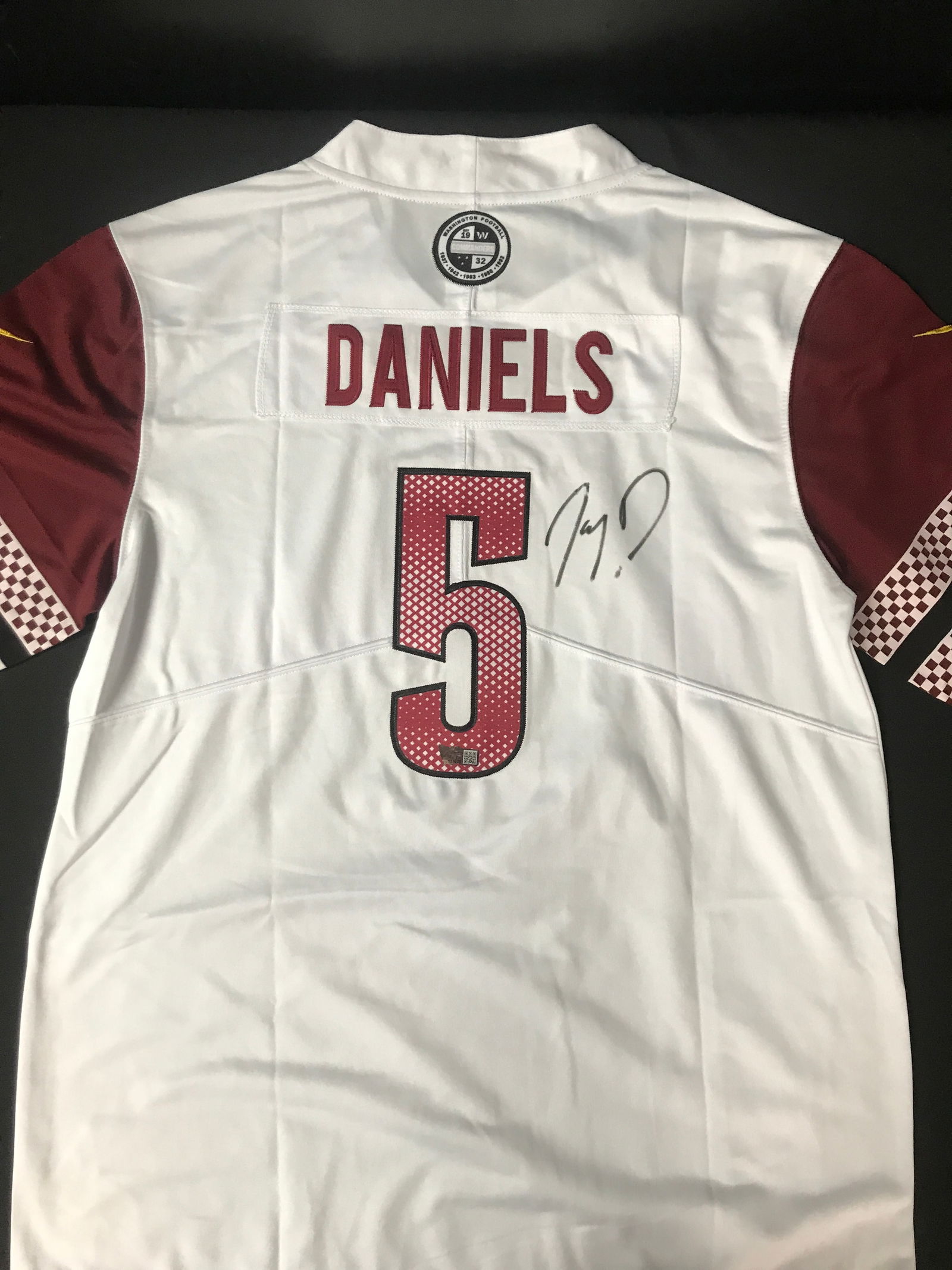 JAYDEN DANIELS SIGNED WASHINGTON COMMANDERS CUSTOM JERSEY - ACE COA (1 of 3)