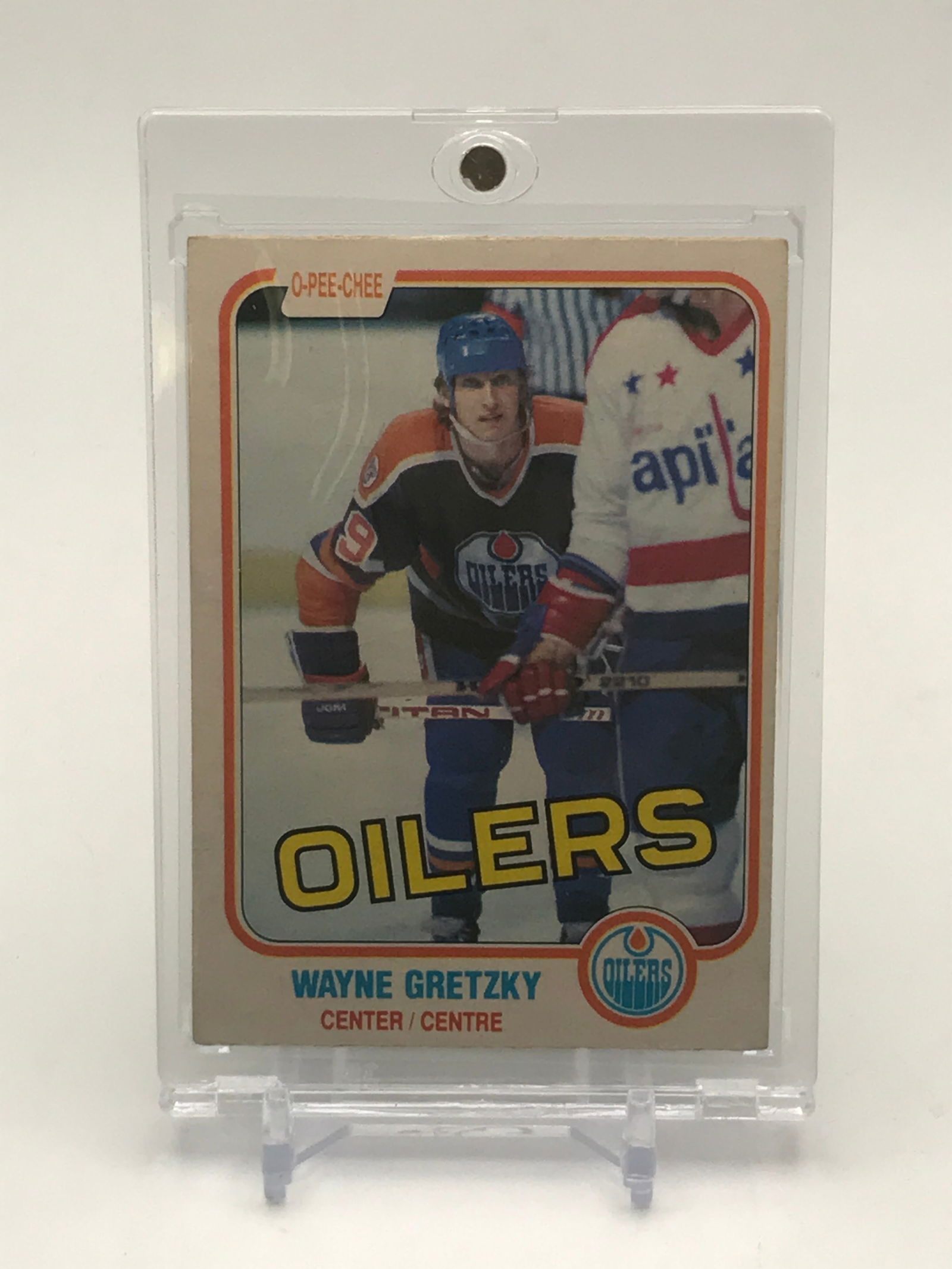 1981-82 OPC WAYNE GRETZKY HOCKEY TRADING CARD (1 of 2)