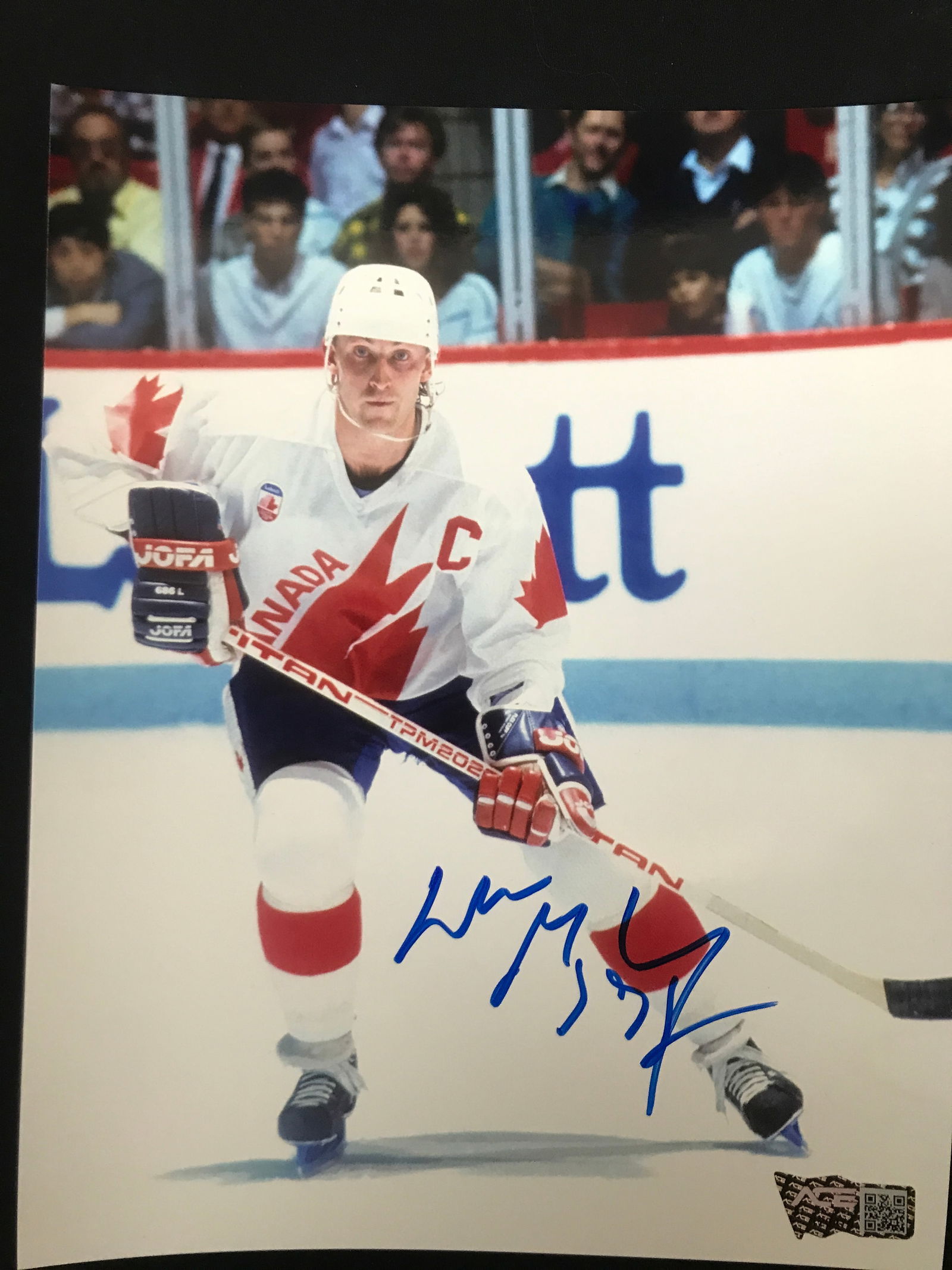 WAYNE GRETZKY SIGNED 8X10 PHOTO ACE COA (1 of 1)