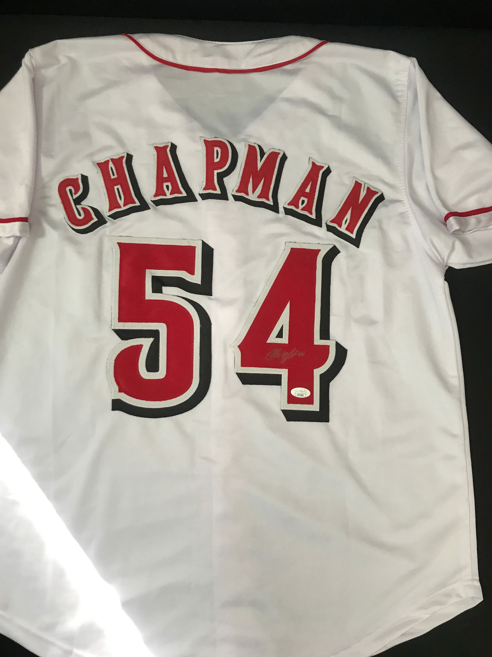 AROLDIS CHAPMAN SIGNED CINCINATTI REDS JERSEY - JSA COA (1 of 3)