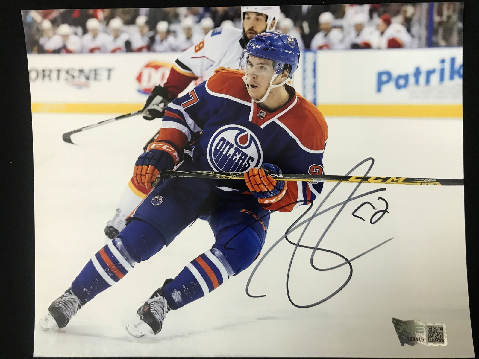 CONNOR MCDAVID SIGNED 8 X 10 (ACE COA) (1 of 1)