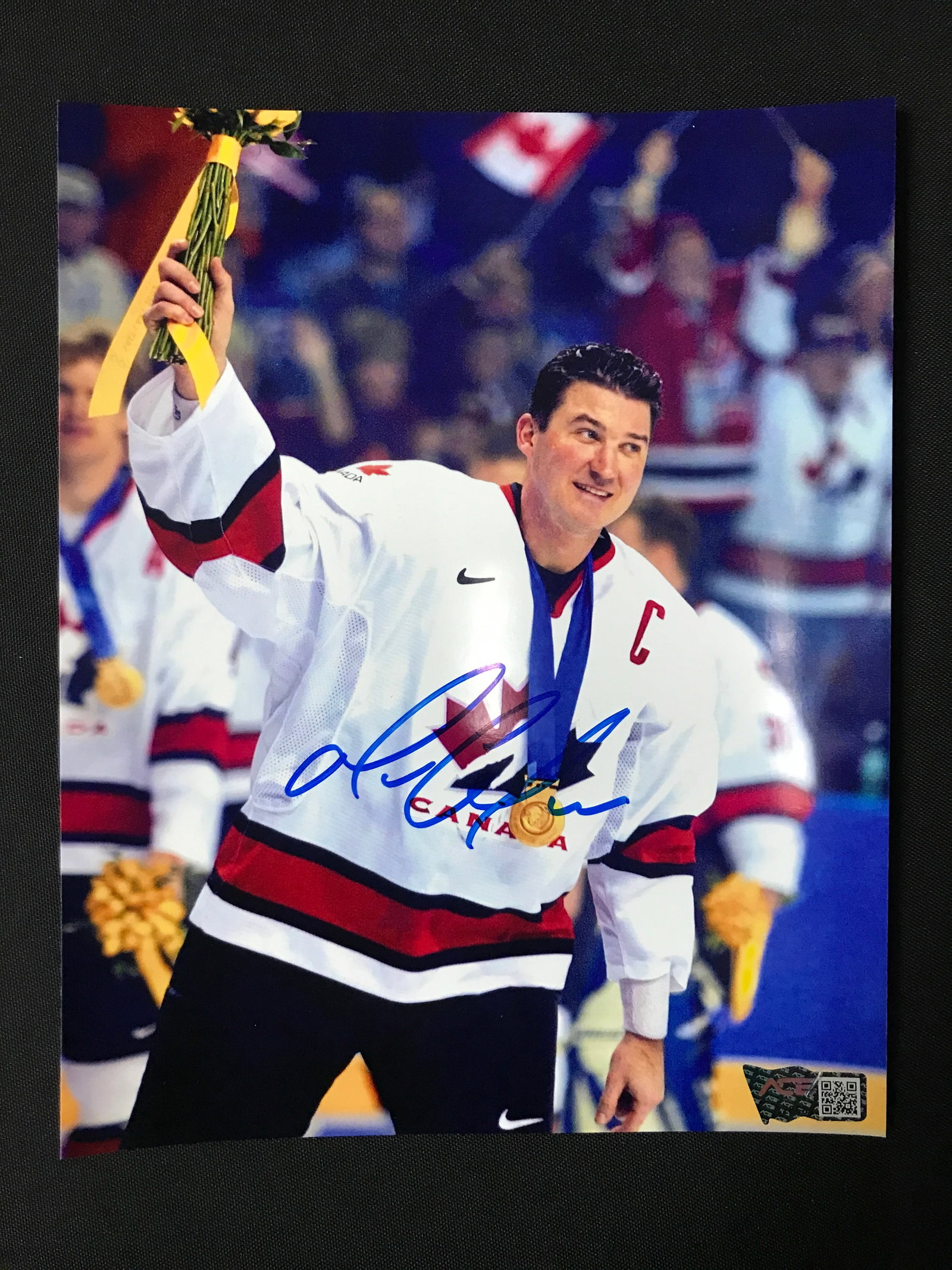 MARIO LEMIEUX SIGNED 2002 TEAM CANADA 8X10 - ACE COA: Prices are in Canadian dollars