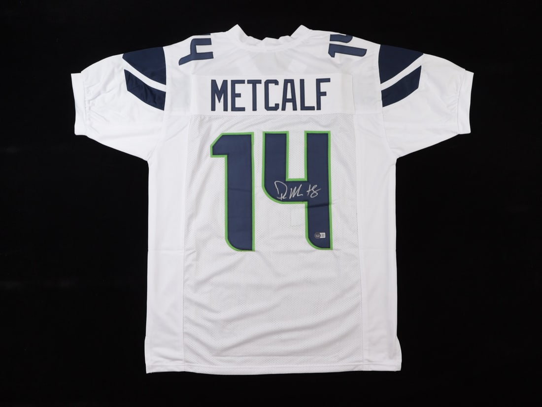 D.K METCALFE SIGNED SEATTLE SEAHAWKS JERSEY - BECKETT COA (1 of 3)