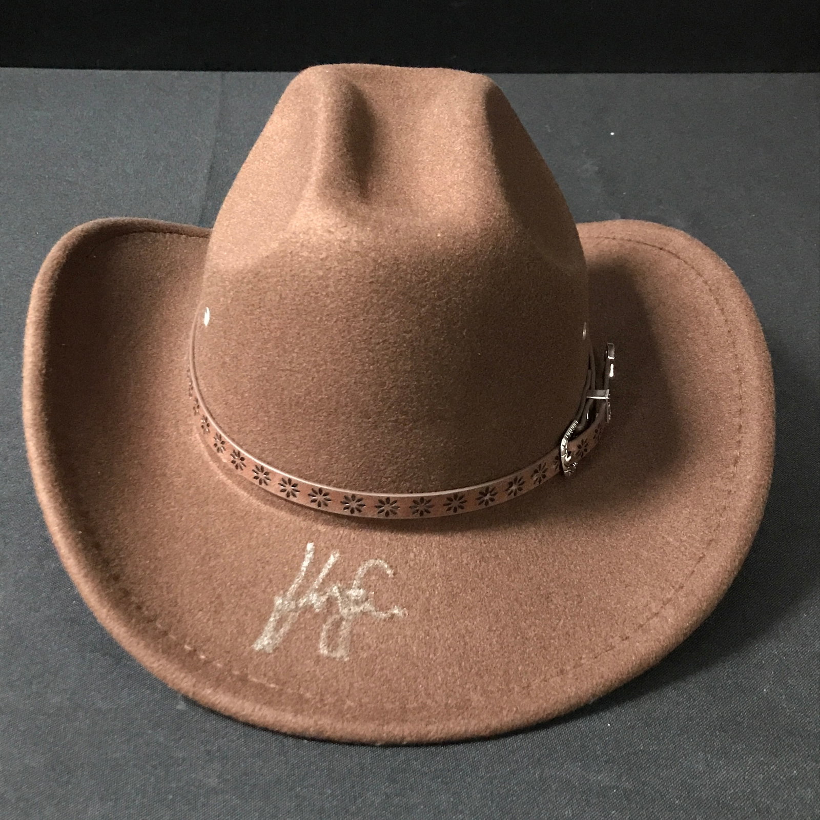 HARRISON FORD SIGNED 1923 COWBOY HAT - KB COA: Prices are in Canadian dollars