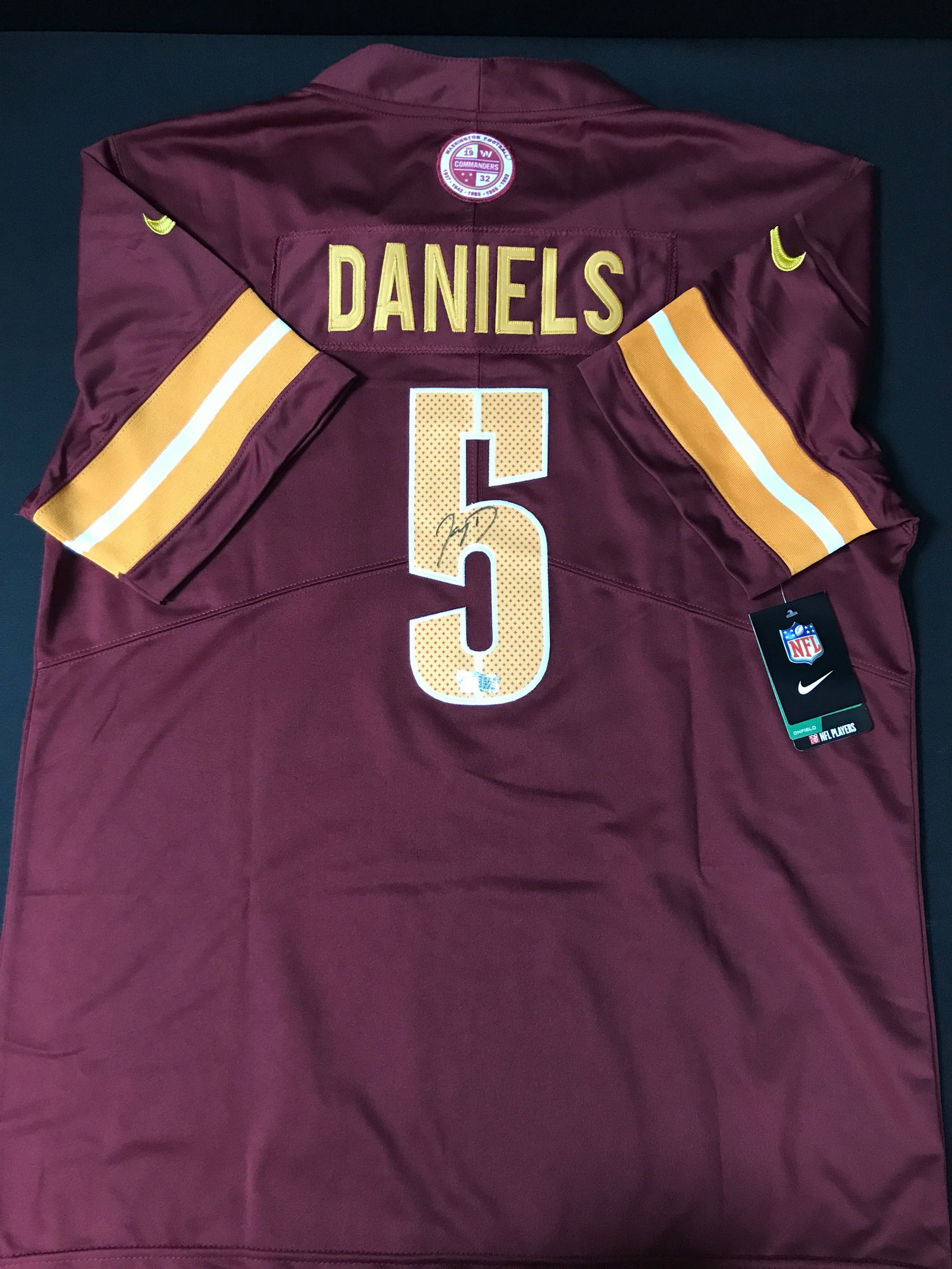 JAYDEN DANIELS SIGNED WASHINGTON COMMANDERS CUSTOM JERSEY - ACE COA: Prices are in Canadian dollars