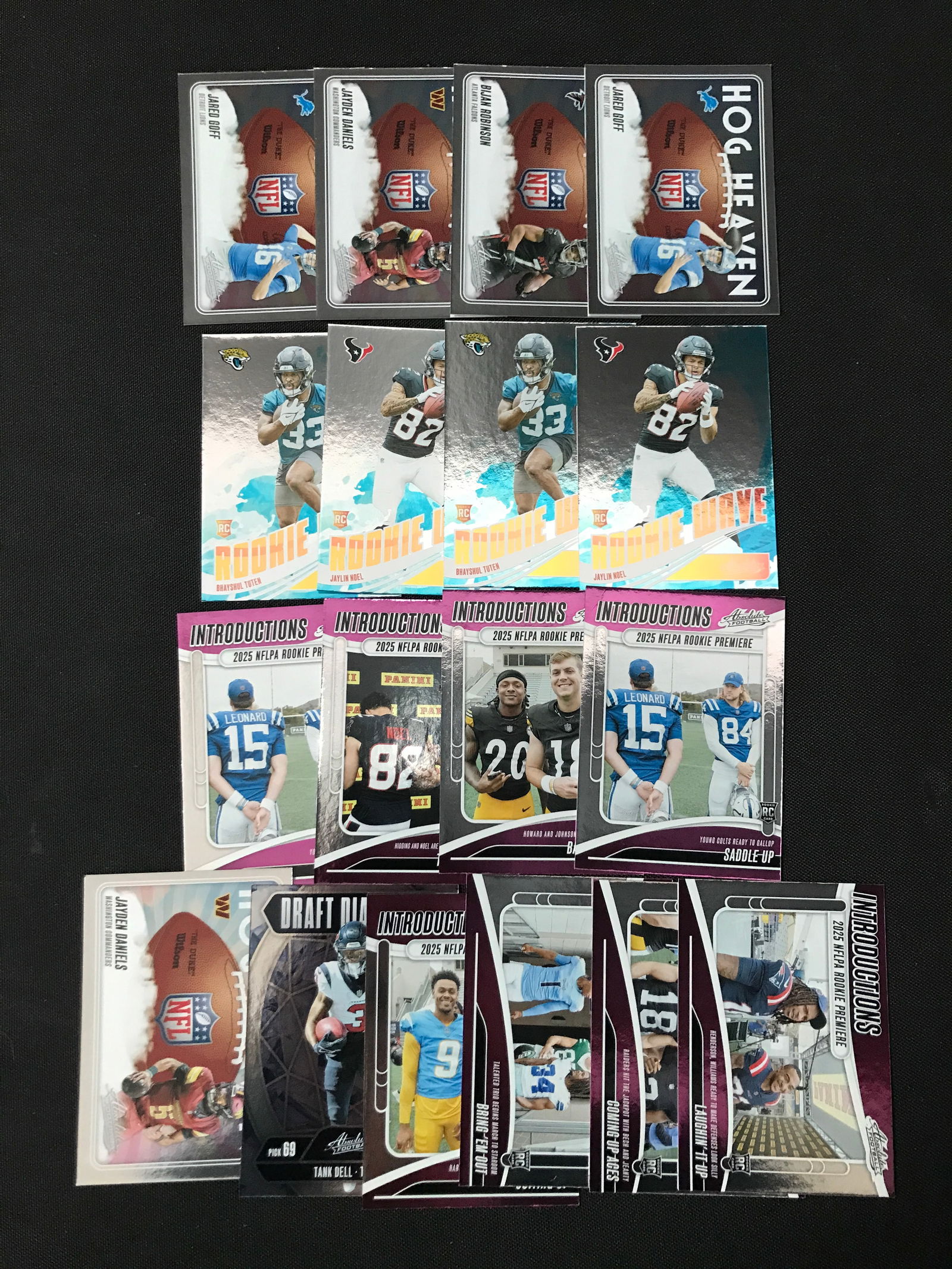 LOT OF LOOSE NFL TRADING CARDS (1 of 1)