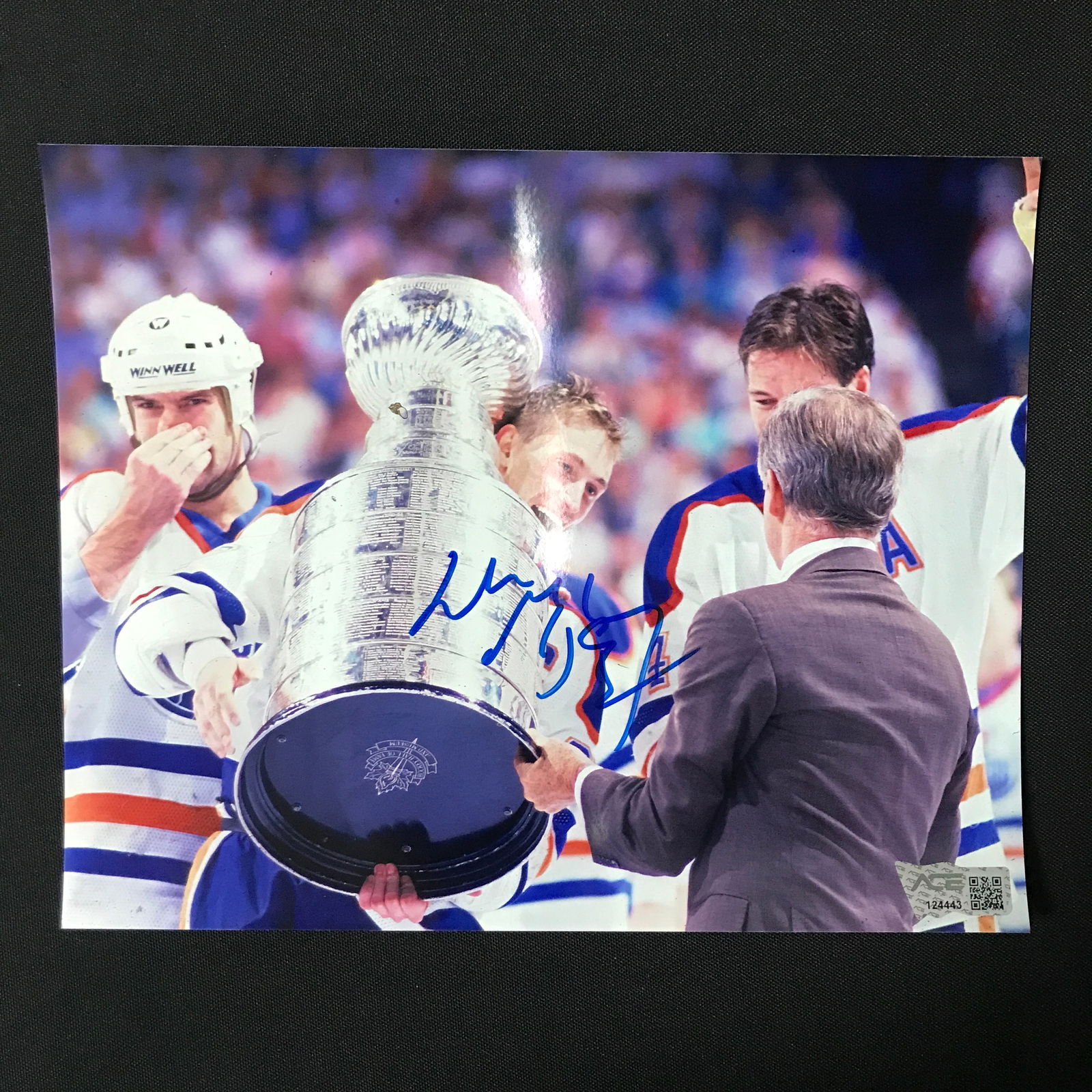 Wayne Gretzky SIGNED 8 X 10 PICTURE - ACE COA (1 of 1)