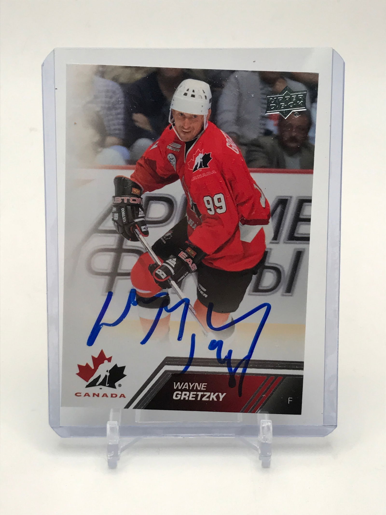 WAYNE GRETZKY SIGNED TRADING CARD (1 of 2)