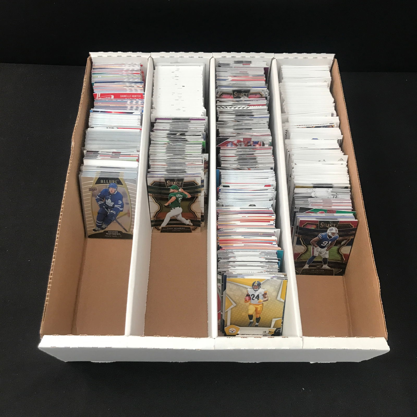 LARGE BOX OF TRADING CARDS (MIXED SPORTS): Prices are in Canadian dollars