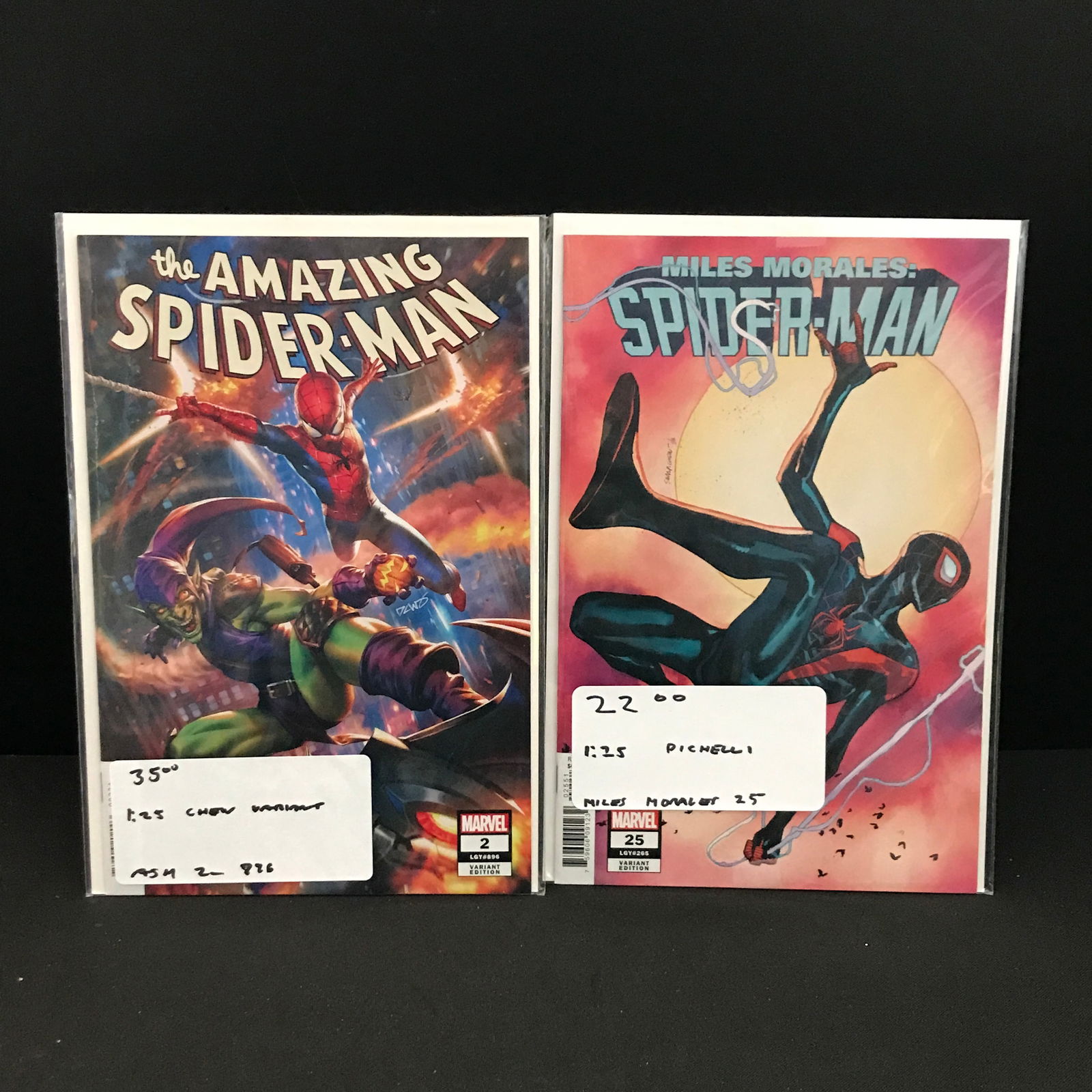 LOT OF 2 COMICS FEATURING SPIDERMAN 1:25 VARIANTS - MARVEL COMICS: Prices are in Canadian dollars