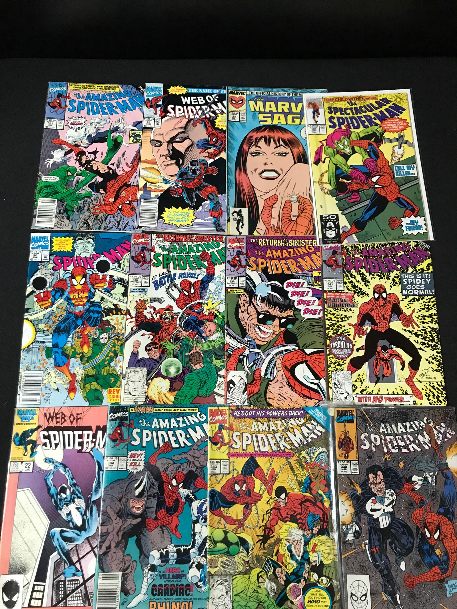 LOT OF 12 COMICS FEATURING SPIDERMAN - MARVEL COMICS (1 of 1)