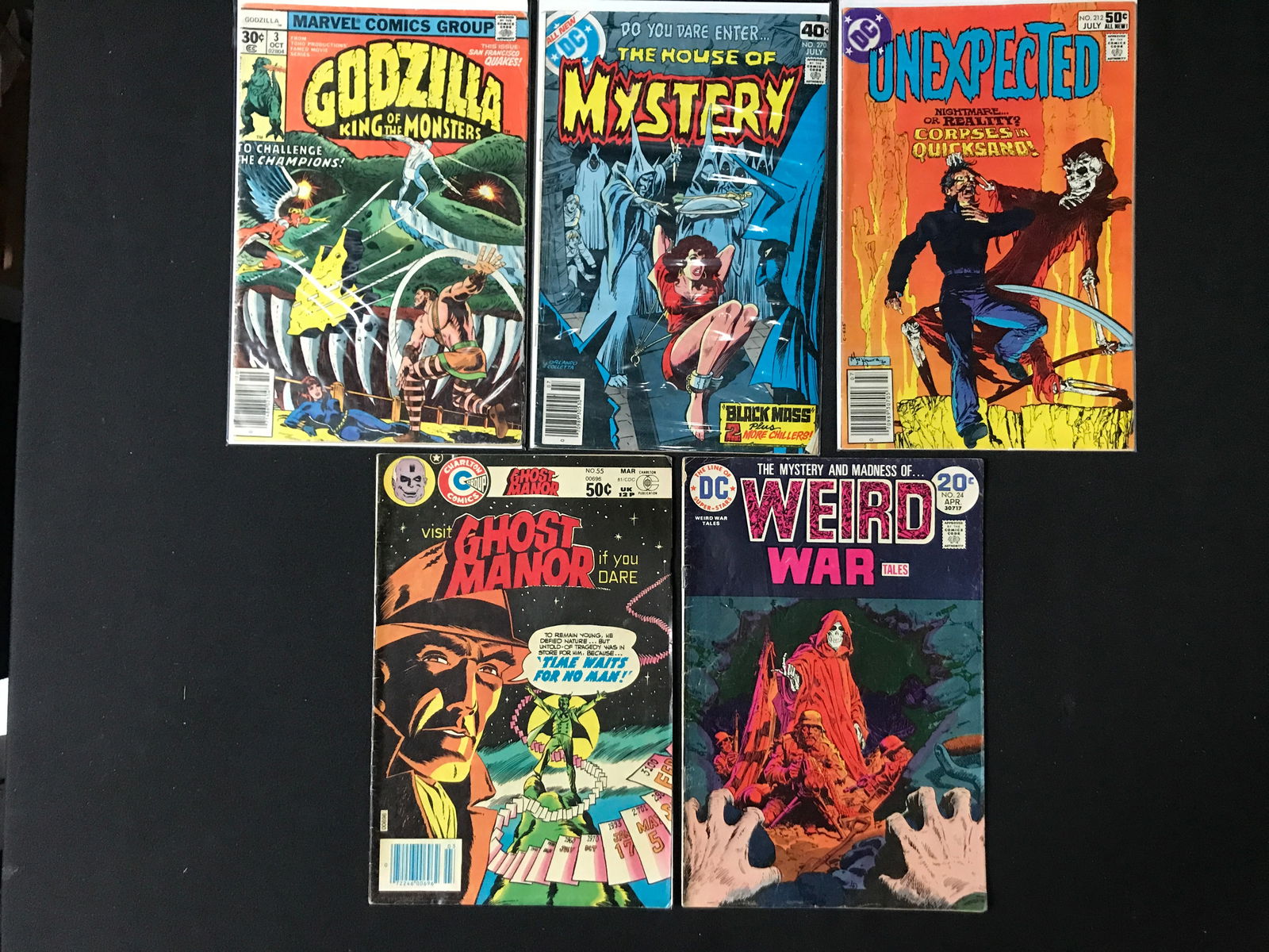 LOT OF 5 MIXED TITLE COMICS - DC AND MARVEL (1 of 1)