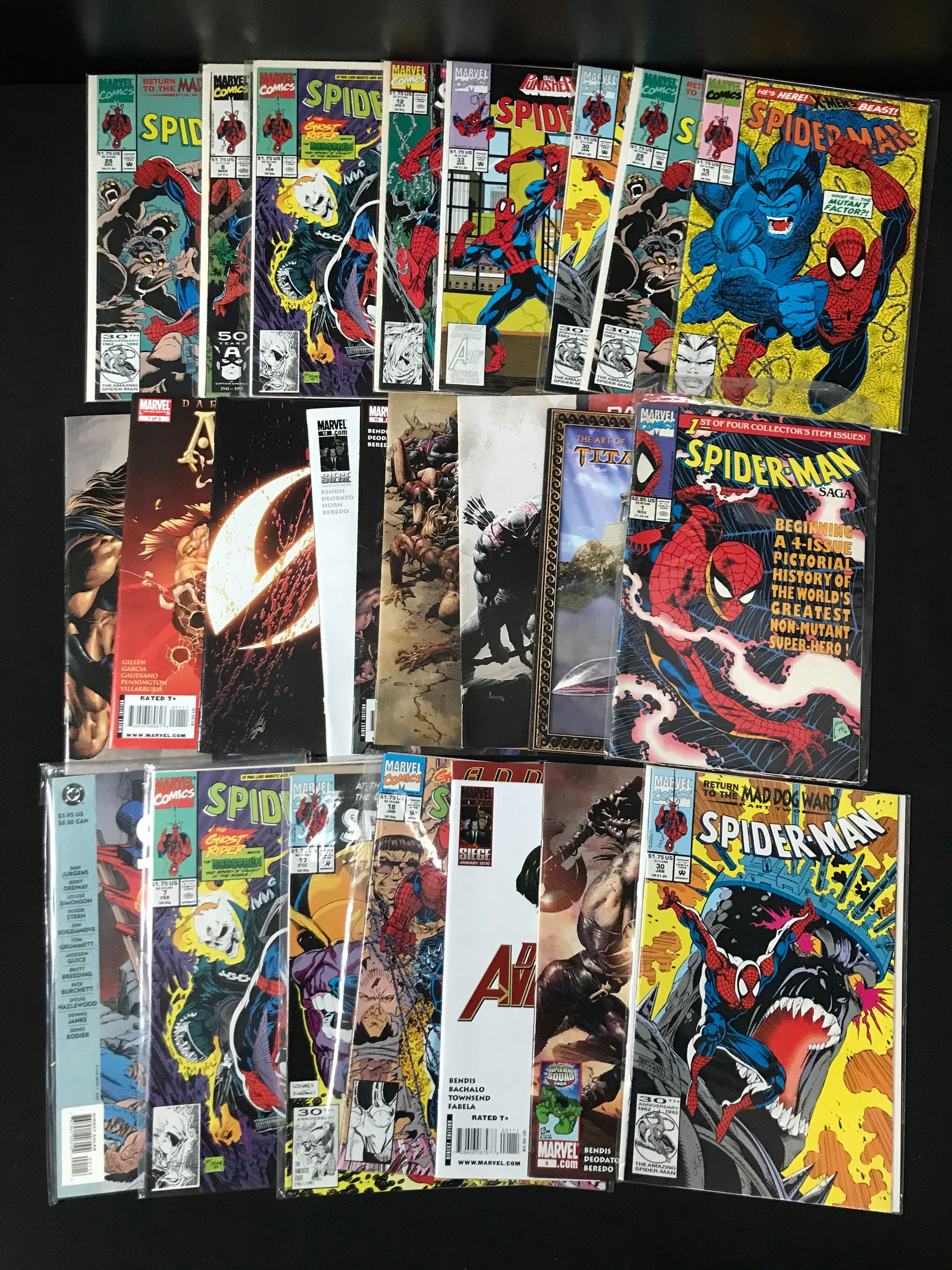 MIXED SUPERHERO COMIC BOOK LOT (1 of 1)