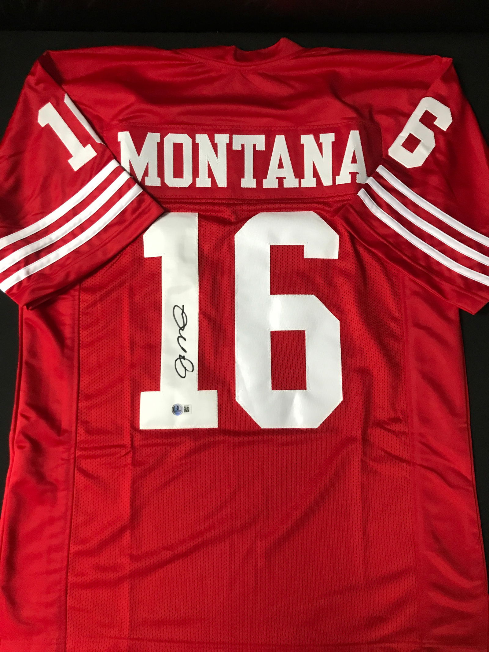 JOE MONTANA SIGNED SAN FRANCISCO 49ERS FOOTBALL JERSEY - BECKETT COA (1 of 3)