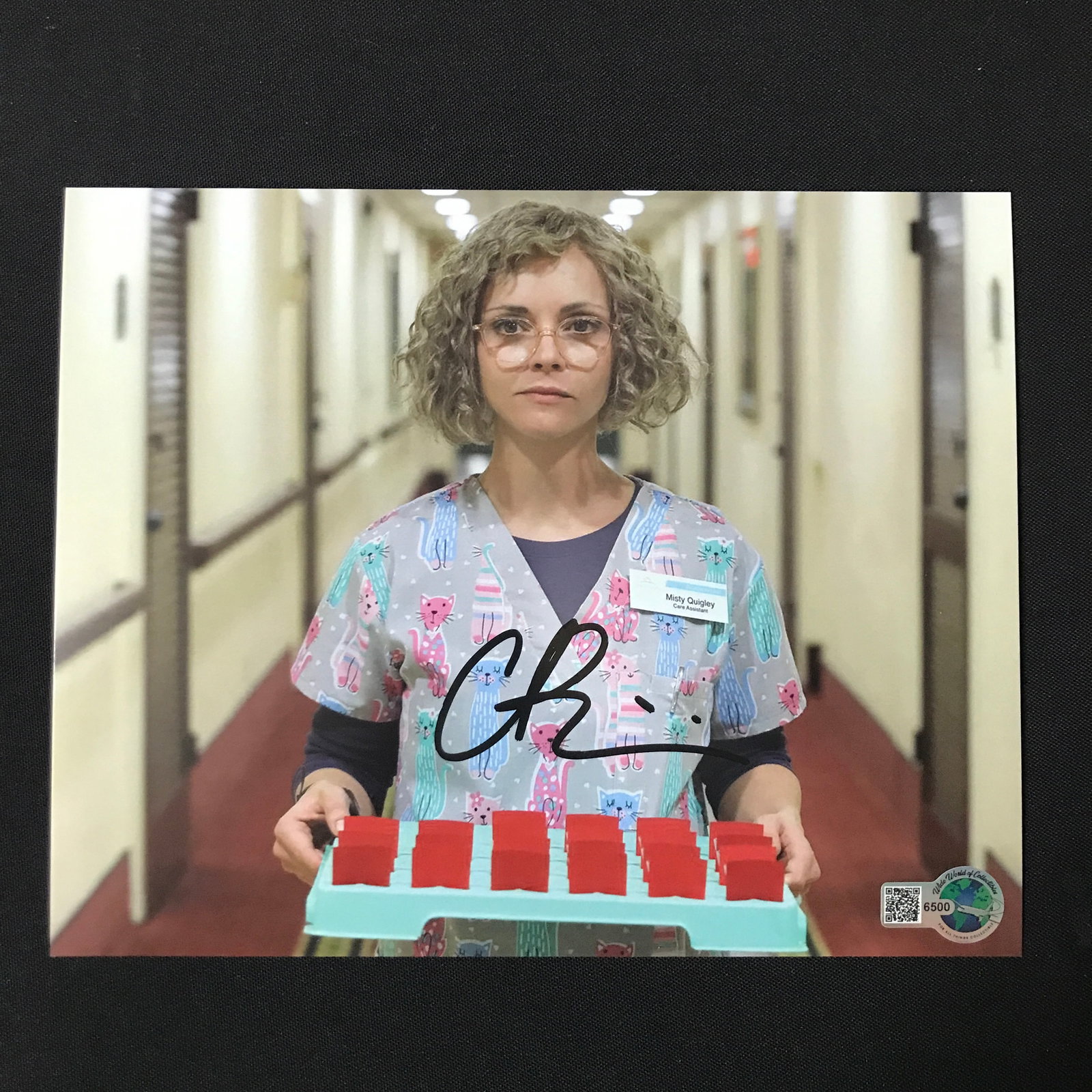 CHRISTINA RICCI SIGNED YELLOWJACKET 8X10 - WWOC COA: Prices are in Canadian dollars