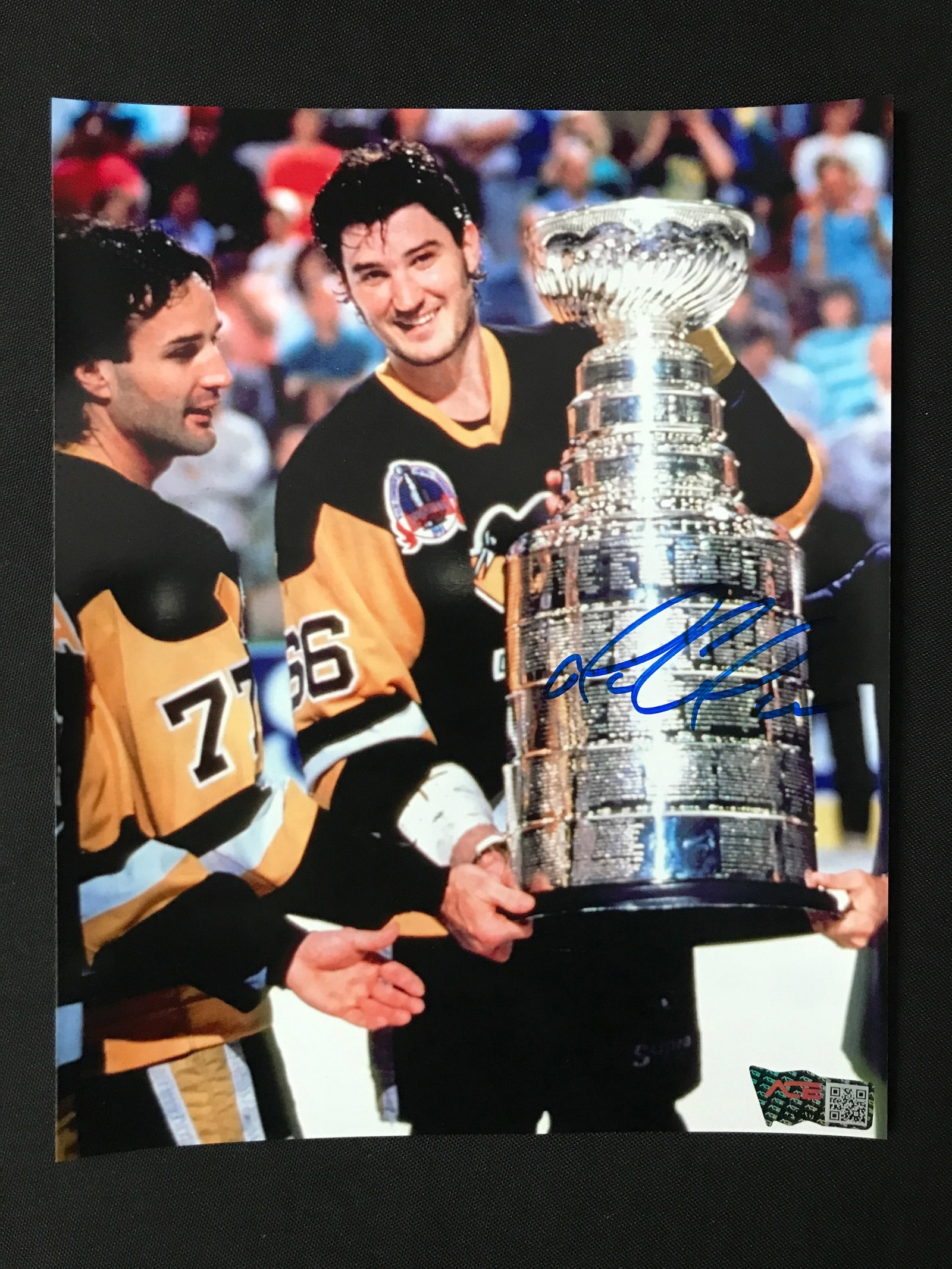 MARIO LEMIEUX SIGNED 8X10 - ACE COA: Prices are in Canadian dollars