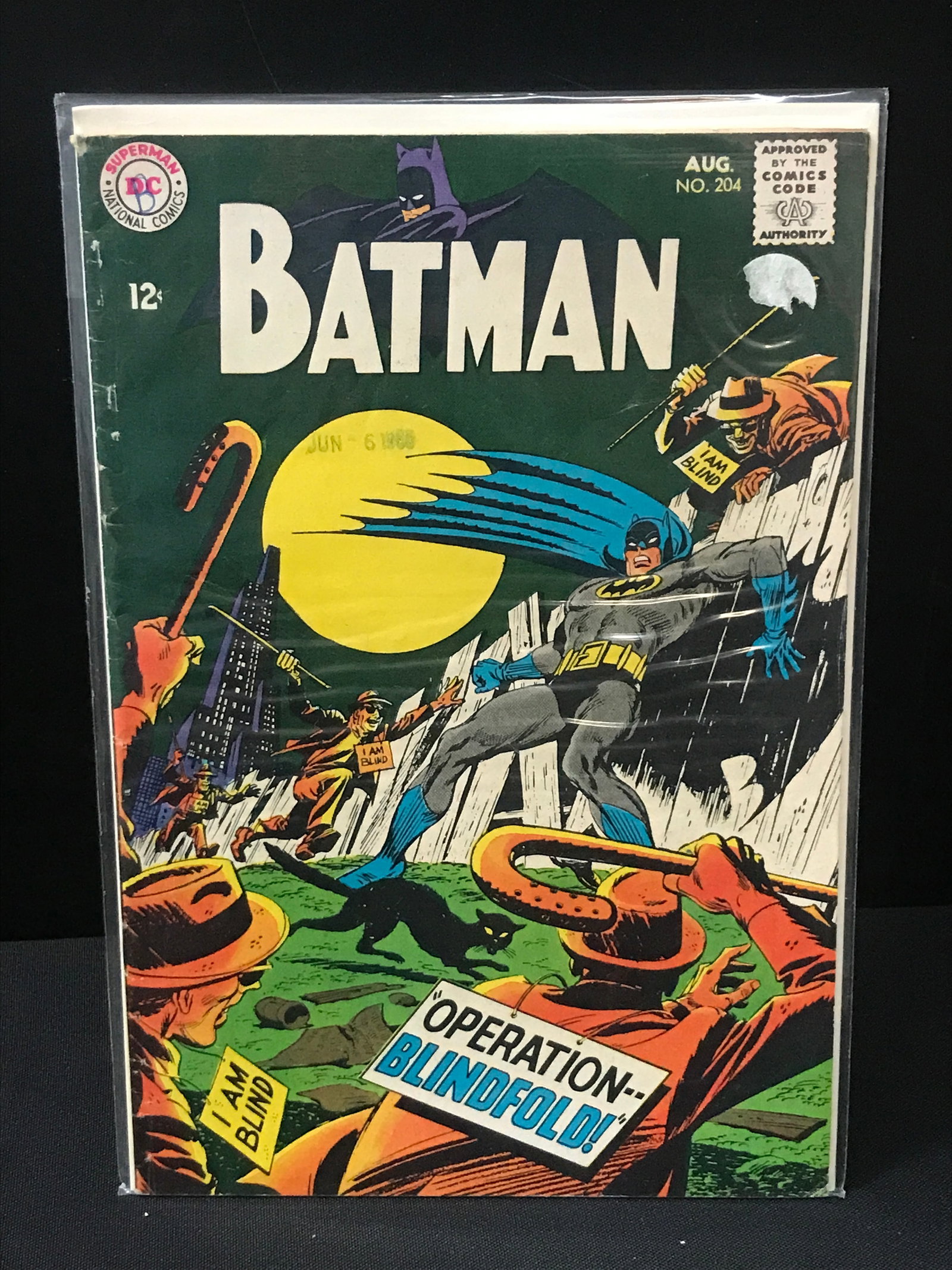 BATMAN #204 - DC COMICS: Prices are in Canadian Dollars