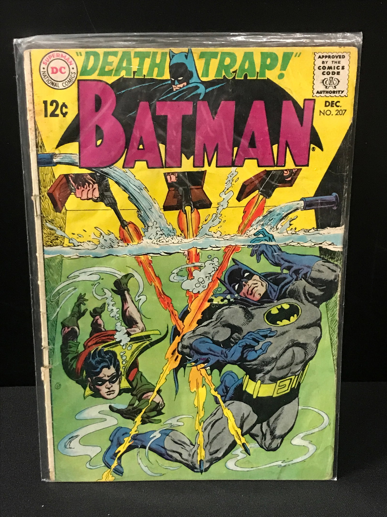 BATMAN #207 - DC COMICS: Prices are in Canadian Dollars