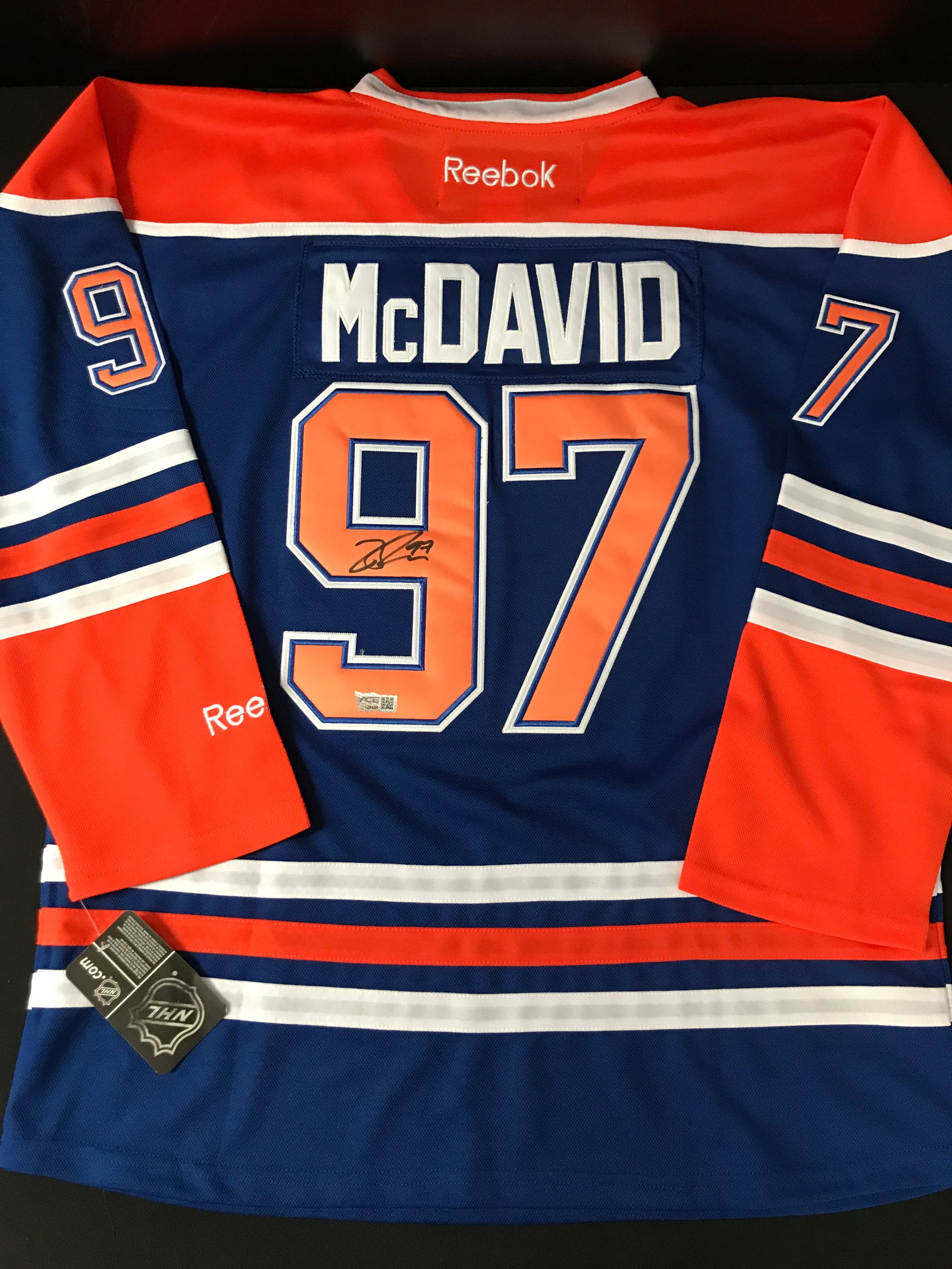 CONNOR MCDAVID SIGNED EDMONTON OILERS CUSTOM JERSEY - ACE COA: Prices are in Canadian dollars