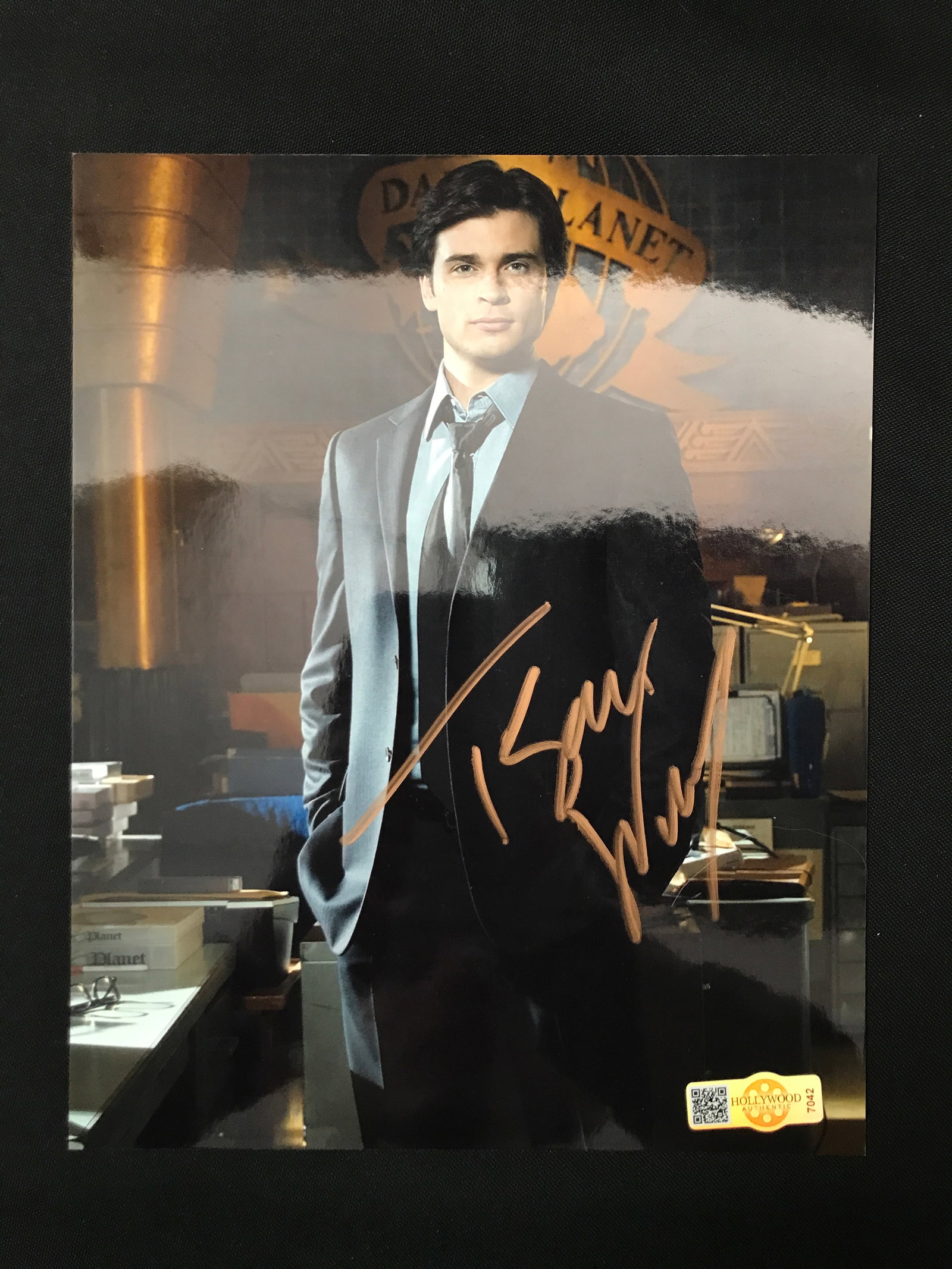 TOM WELLING SIGNED SMALLVILLE 8X10 - HOLLYWOOD AUTHENTIC COA: Prices are in Canadian dollars