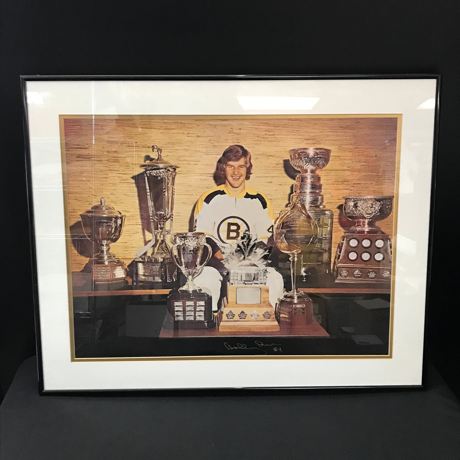 BOBBY ORR SIGNED AND FRAMED HARDWARE 24 X 28: Prices are in Canadian dollars