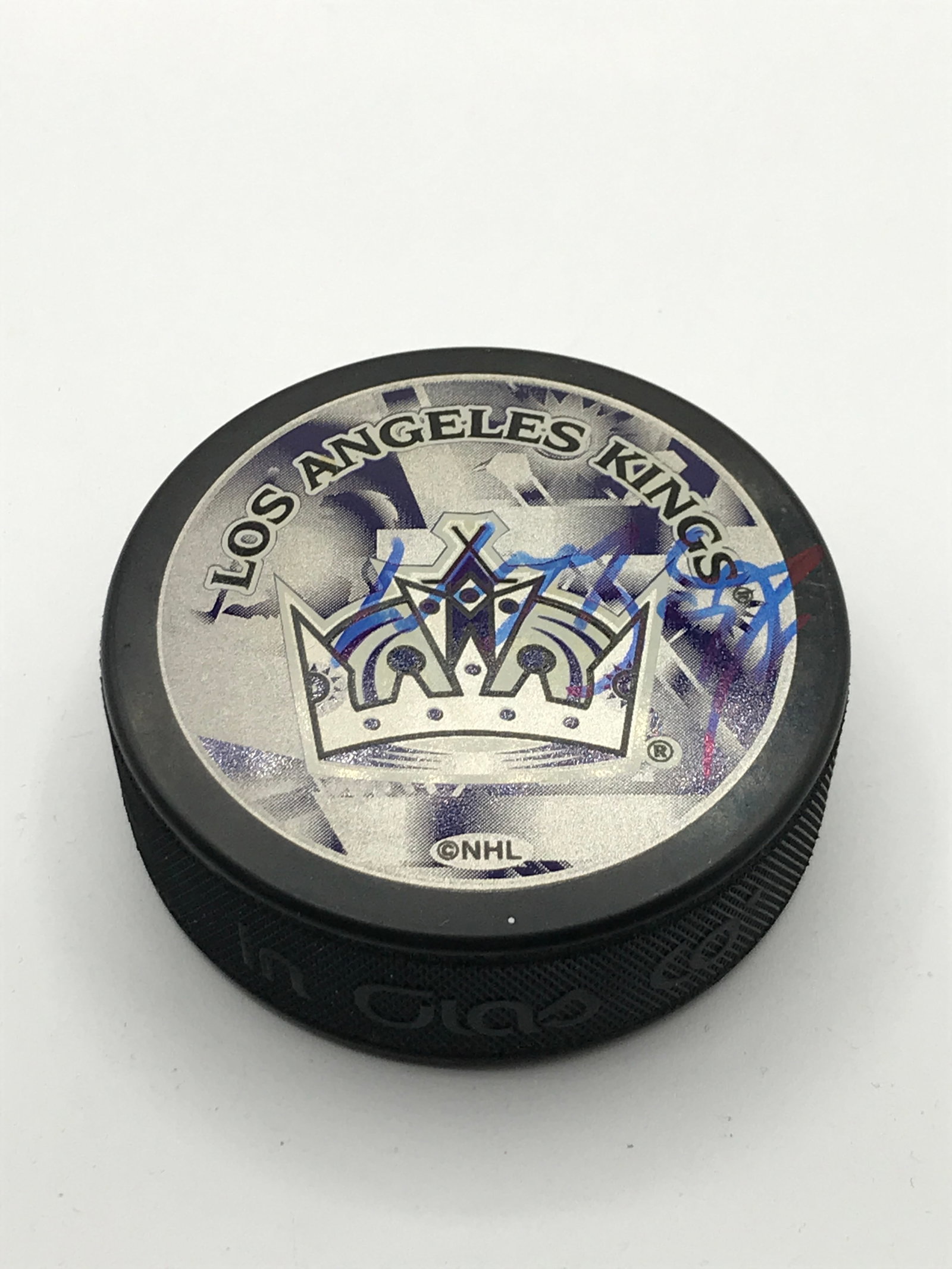 WAYNE GRETZKY SIGNED PUCK - ELITE SPORTS COA: Prices are in Canadian dollars