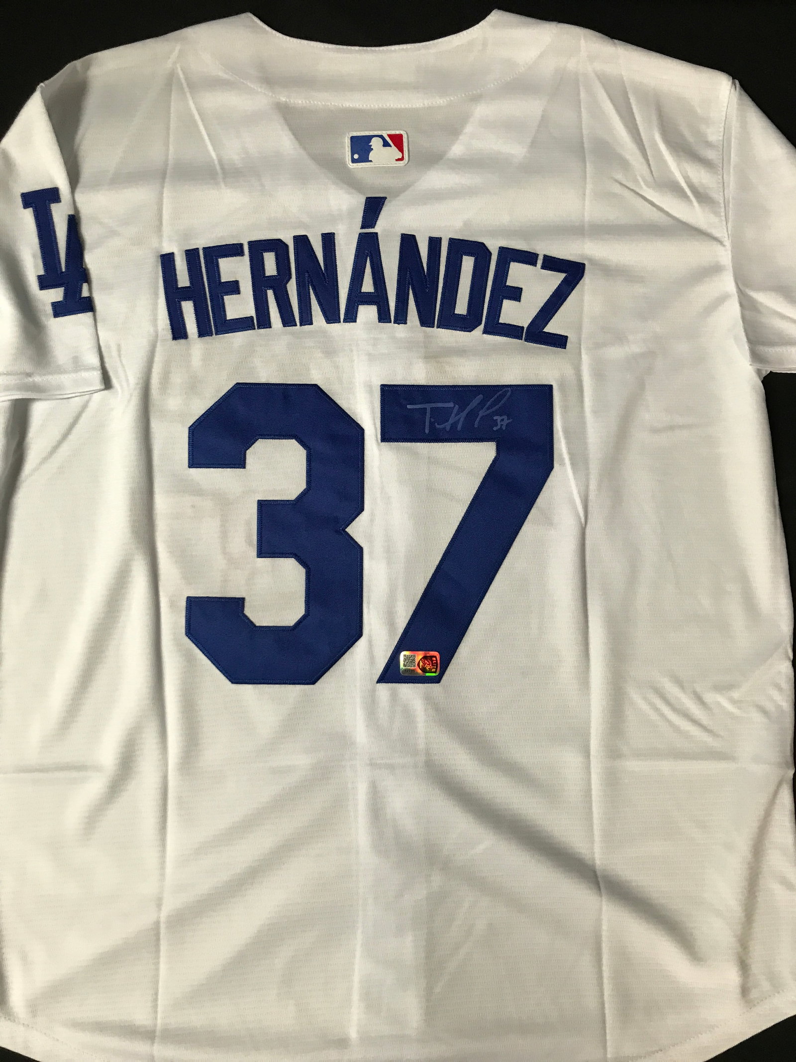 TEOSCAR HERNANDEZ SIGNED LOS ANGELES DODGERS CUSTOM JERSEY - ELITE SPORTS COA: Prices are in Canadian dollars