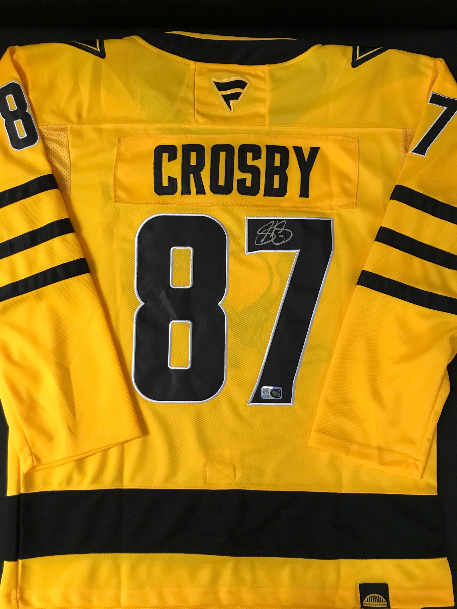 SIDNEY CROSBY SIGNED PITTSBURGH PENGUINS CUSTOM JERSEY - ELITE SPORTS COA: Prices are in Canadian dollars