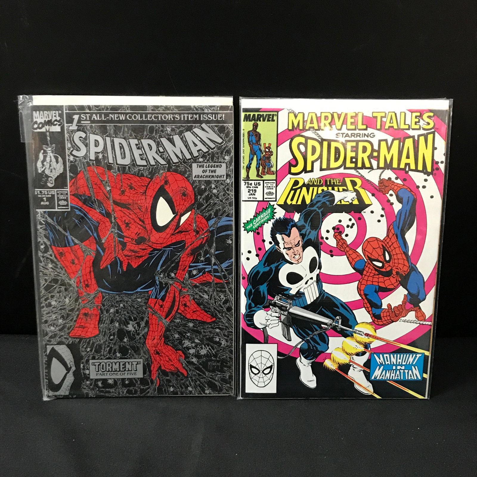 LOT OF 2 COMICS FEATURING SPIDERMAN - MARVEL COMICS (1 of 1)