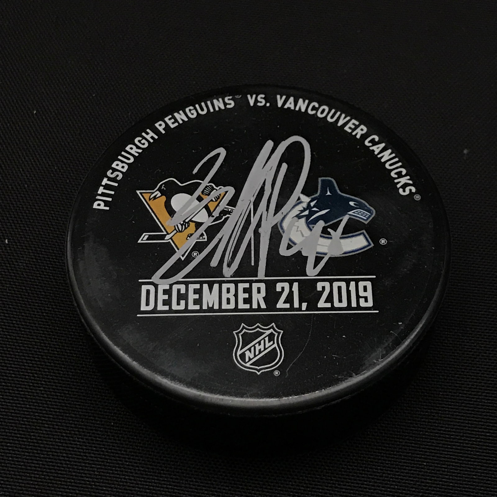 ELIAS PETTERSSON SIGNED VANCOUVER CANUCKS HOCKEY PUCK WWOC COA: Prices are in Canadian dollars