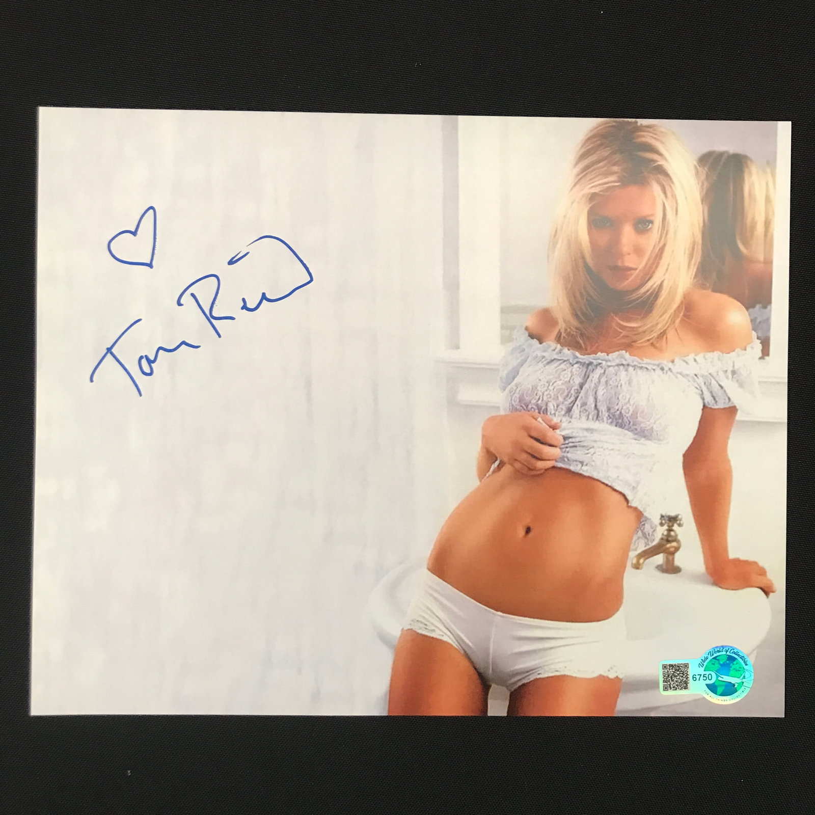 TARA REID SIGNED 8X10 - WWOC COA: Prices are in Canadian dollars