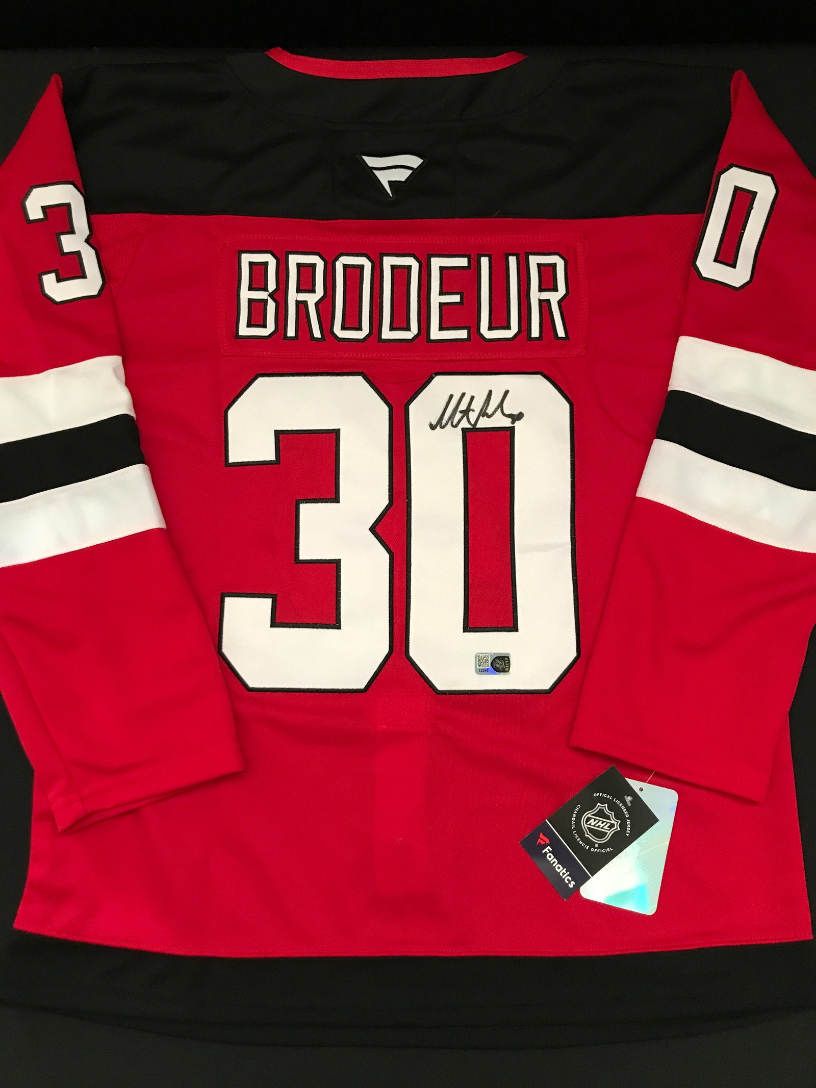 MARTIN BRODEUR SIGNED NEW JERSEY DEVILS CUSTOM JERSEY - ELITE SPORTS COA: Prices are in Canadian dollars