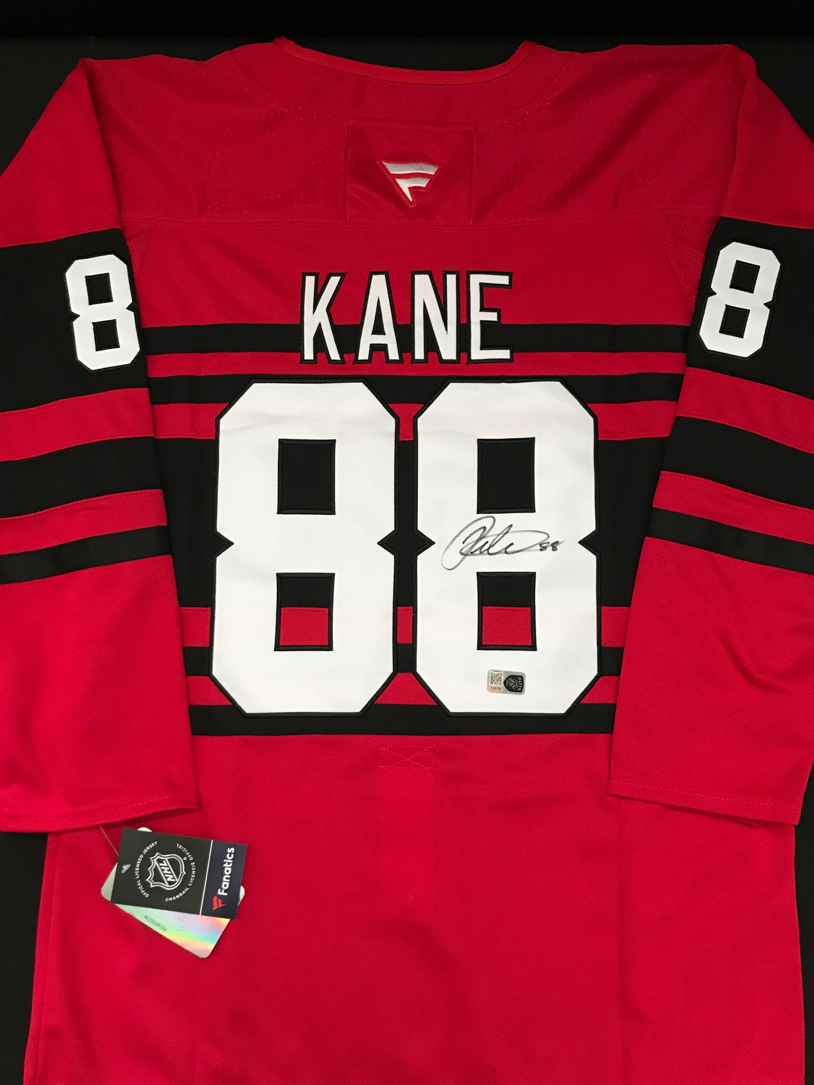 PATRICK KANE SIGNED DETROIT RED WINGS CUSTOM JERSEY - ELITE SPORTS COA: Prices are in Canadian dollars