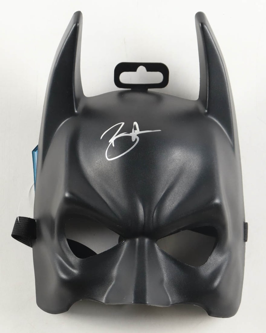 BEN AFFLECK SIGNED BATMAN MASK - BECKETT COA: Prices are in Canadian dollars