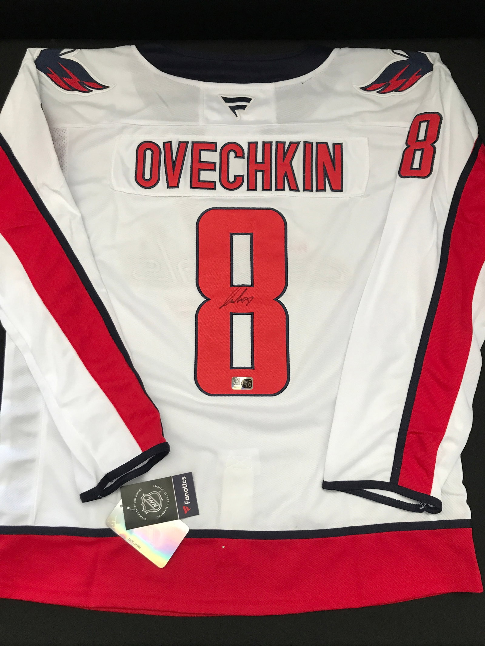 ALEXANDER OVECHKIN SIGNED WASHINGTON CAPITALS CUSTOM JERSEY - ELITE SPORTS COA: Prices are in Canadian dollars