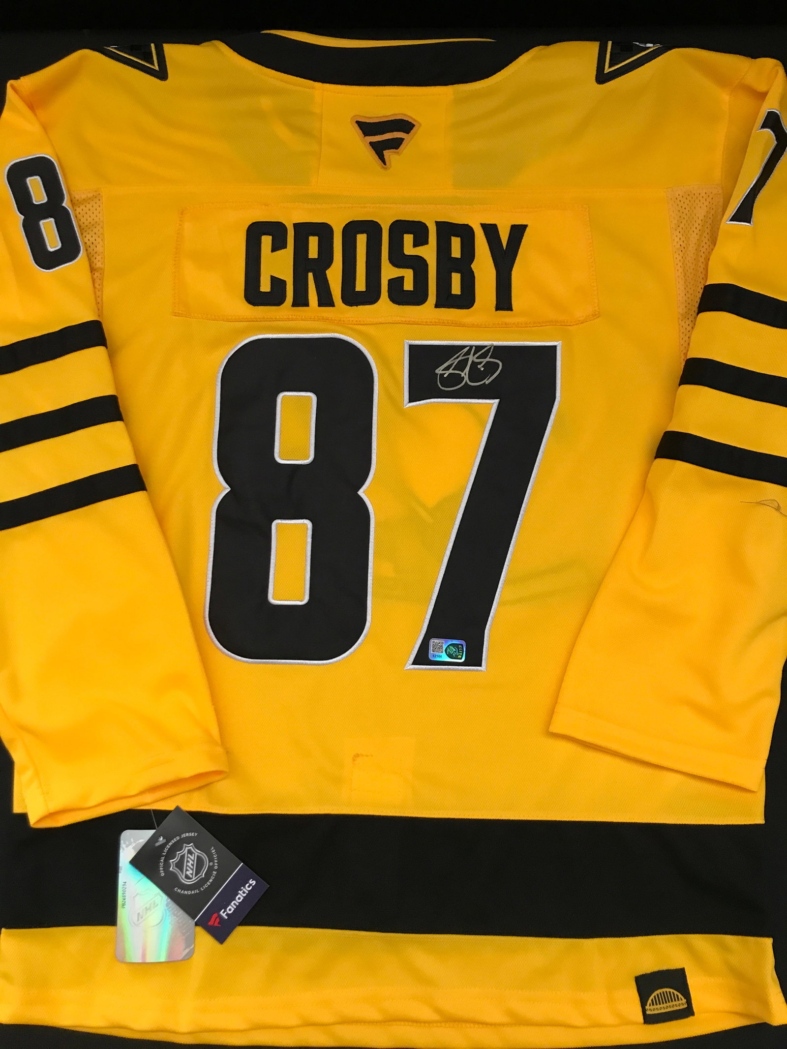 SIDNEY CROSBY SIGNED PITTSBURGH PENGUINS CUSTOM JERSEY - ELITE SPORTS COA: Prices are in Canadian dollars