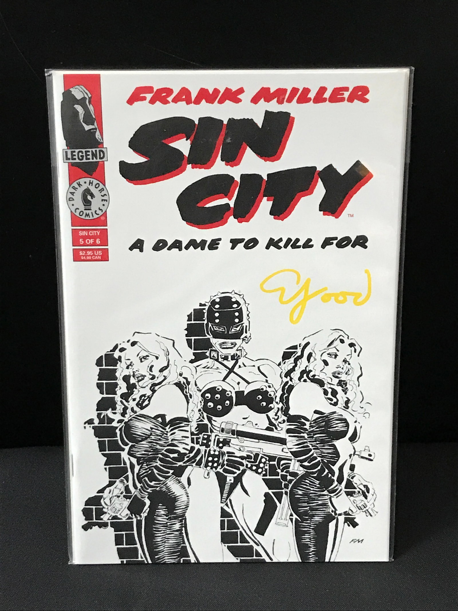 ELIJAH WOOD SIGNED SIN CITY COMIC BOOK (WWOC COA) (1 of 1)