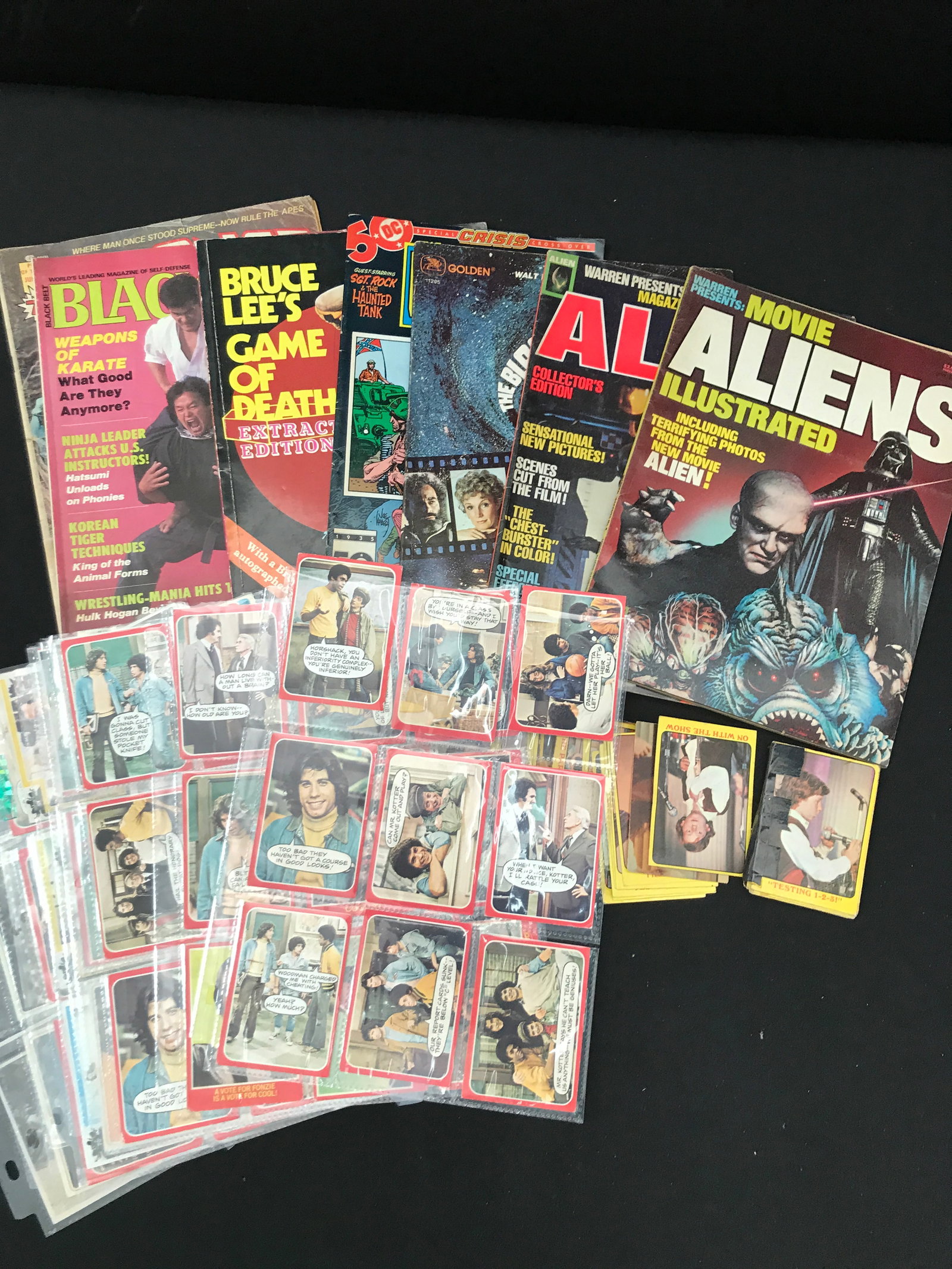 LOT OF COMICS AND SLEEVED TELEVISION / MOVIE TRADING CARDS: Prices are in Canadian dollars