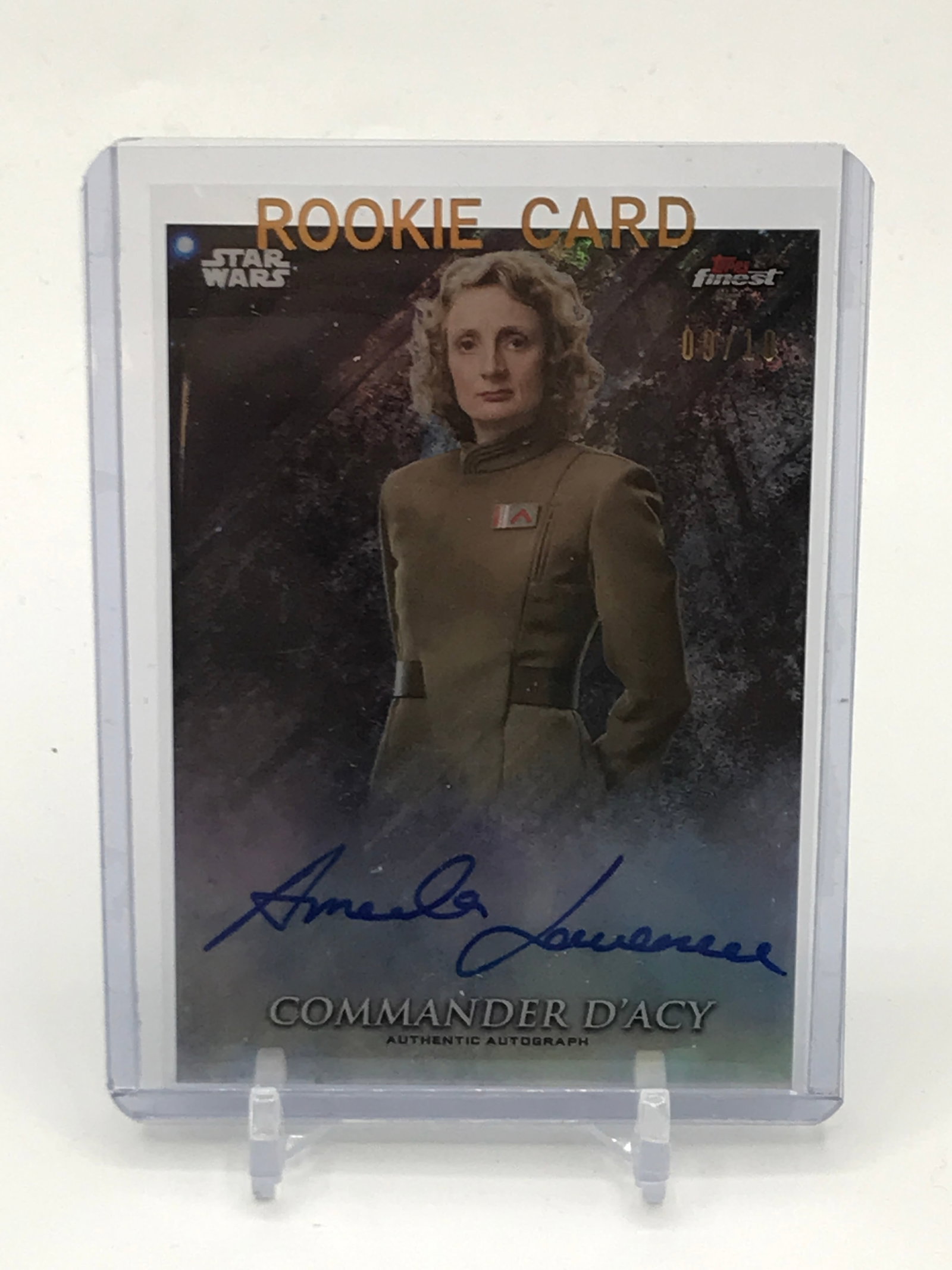 TOPPS FINEST STAR WARS AMANDA LAWRENCE AS COMMANDER D'ARCY SIGNED TRADING CARD 09/10: Prices are in Canadian dollars