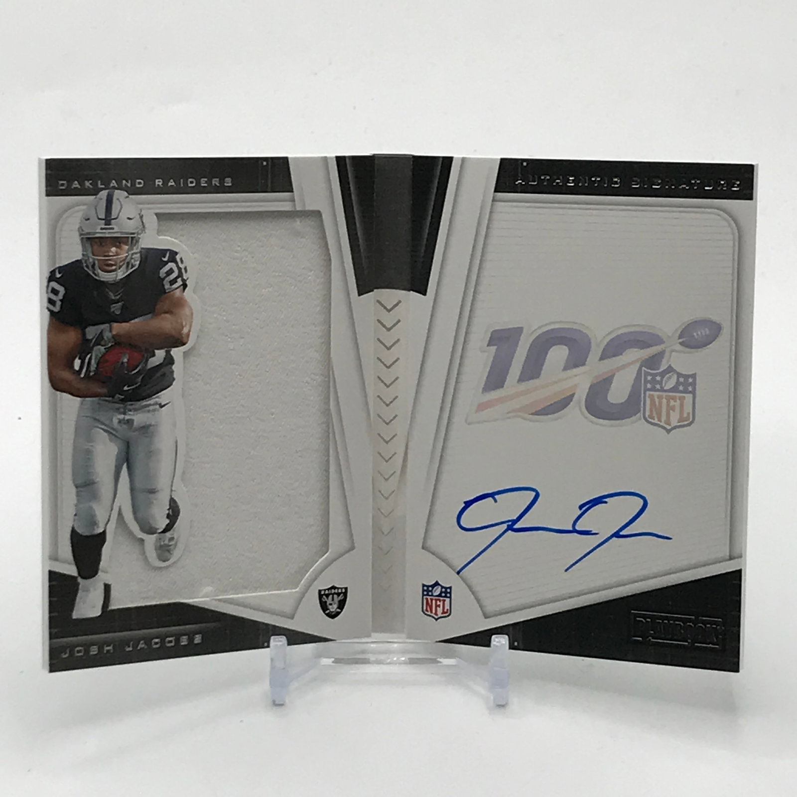 2019 PANINI PLAYBOOK FOOTBALL JOSH JACOBS SIGNED ROOKIE BOOKLET 17/175 CARD: Prices are in Canadian dollars