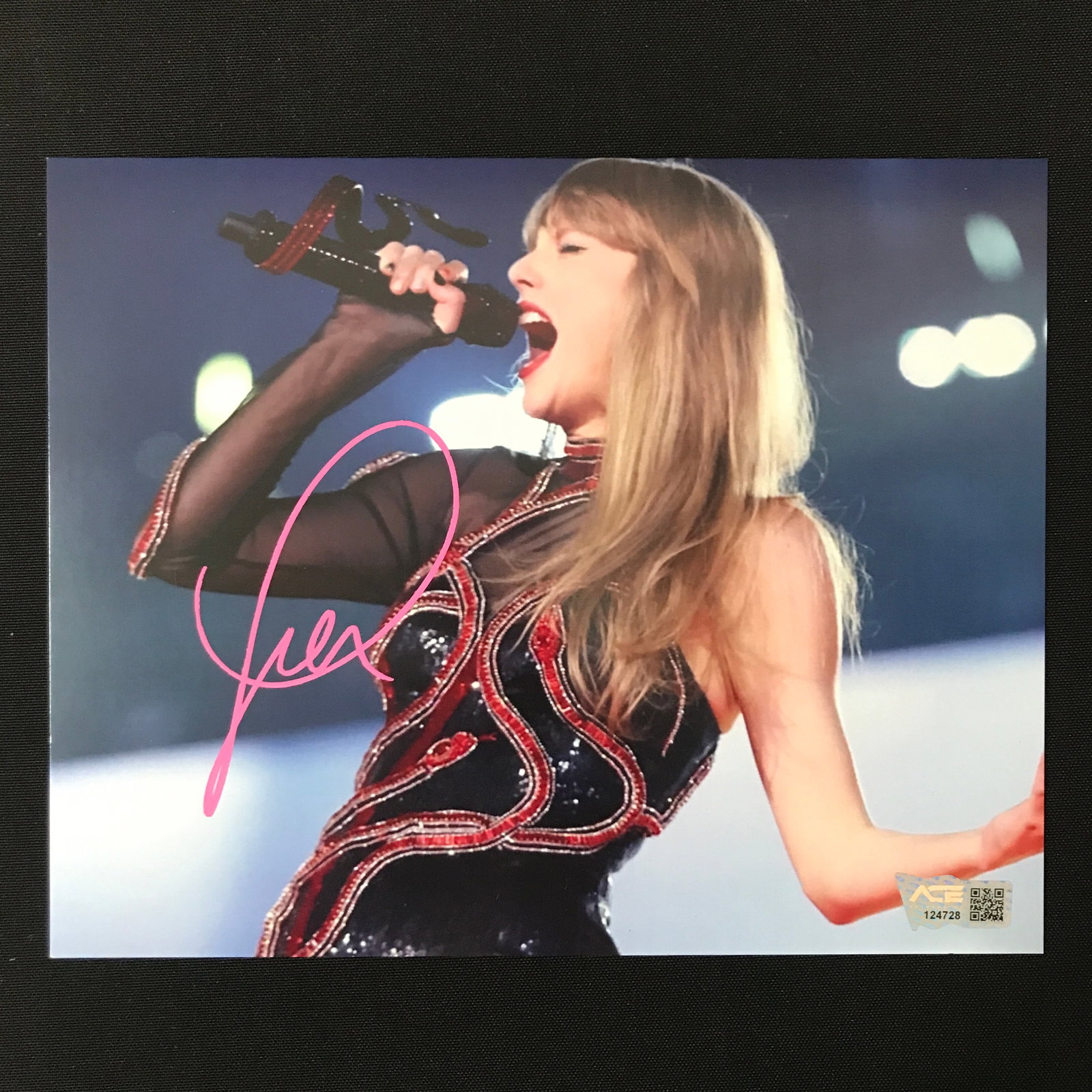 TAYLOR SWIFT SIGNED 8X10 - ACE COA: Prices are in Canadian dollars