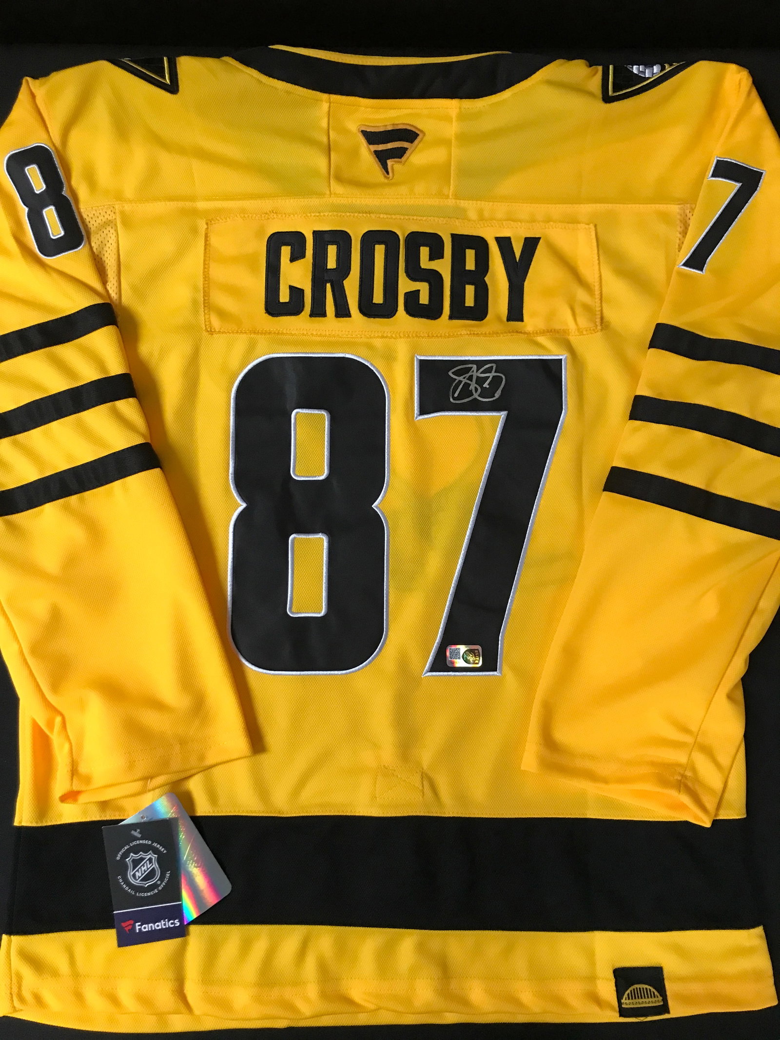 SIDNEY CROSBY SIGNED PITTSBURGH PENGUINS CUSTOM JERSEY - ELITE SPORTS COA: Prices are in Canadian dollars