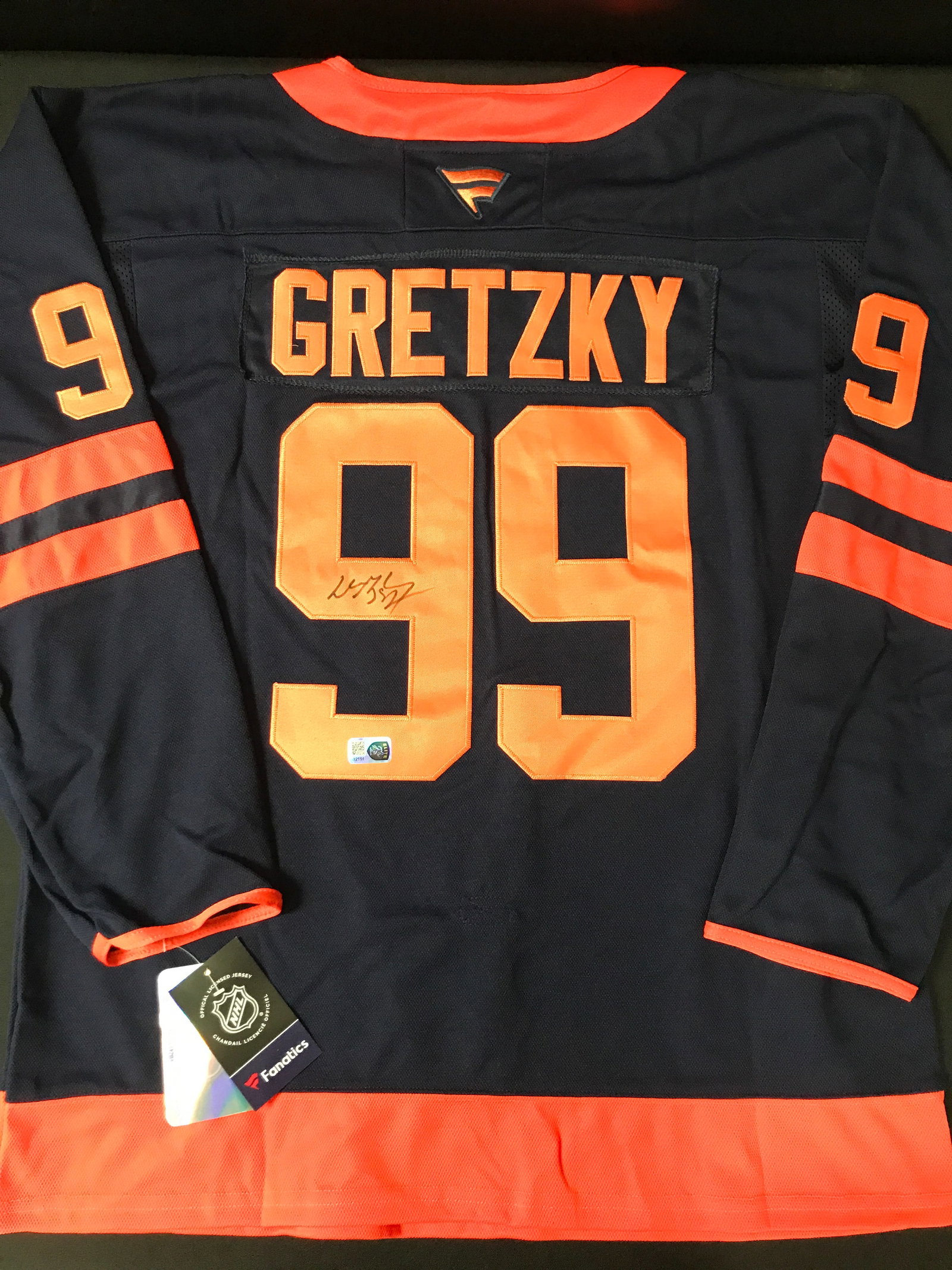 WAYNE GRETZKY SIGNED EDMONTON OILERS CUSTOM JERSEY - ELITE SPORTS COA: Prices are in Canadian dollars