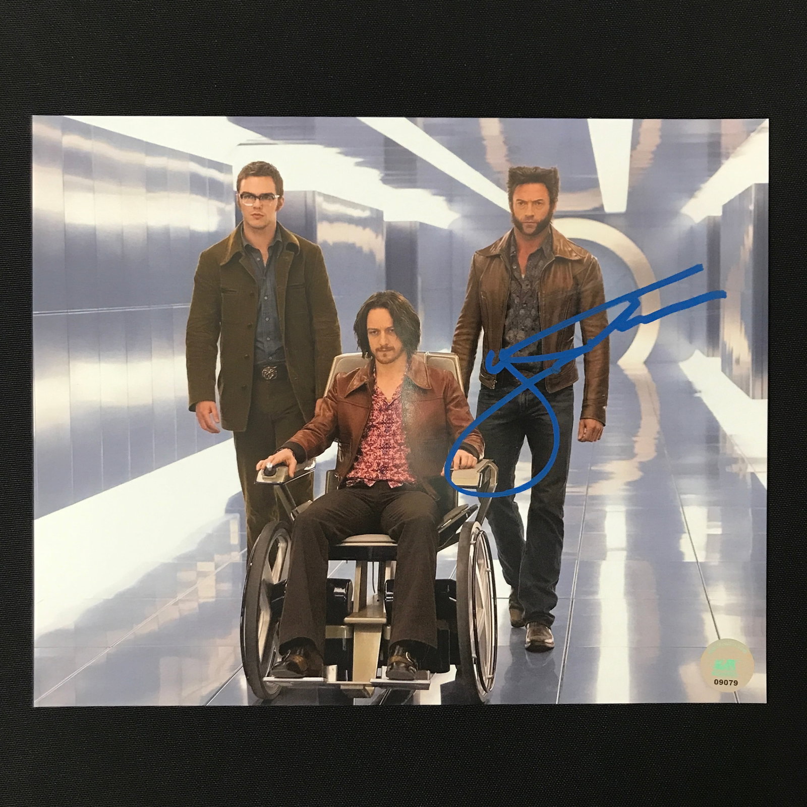 HUGH JACKMAN SIGNED X-MEN 8X10 - KB COA: Prices are in Canadian dollars