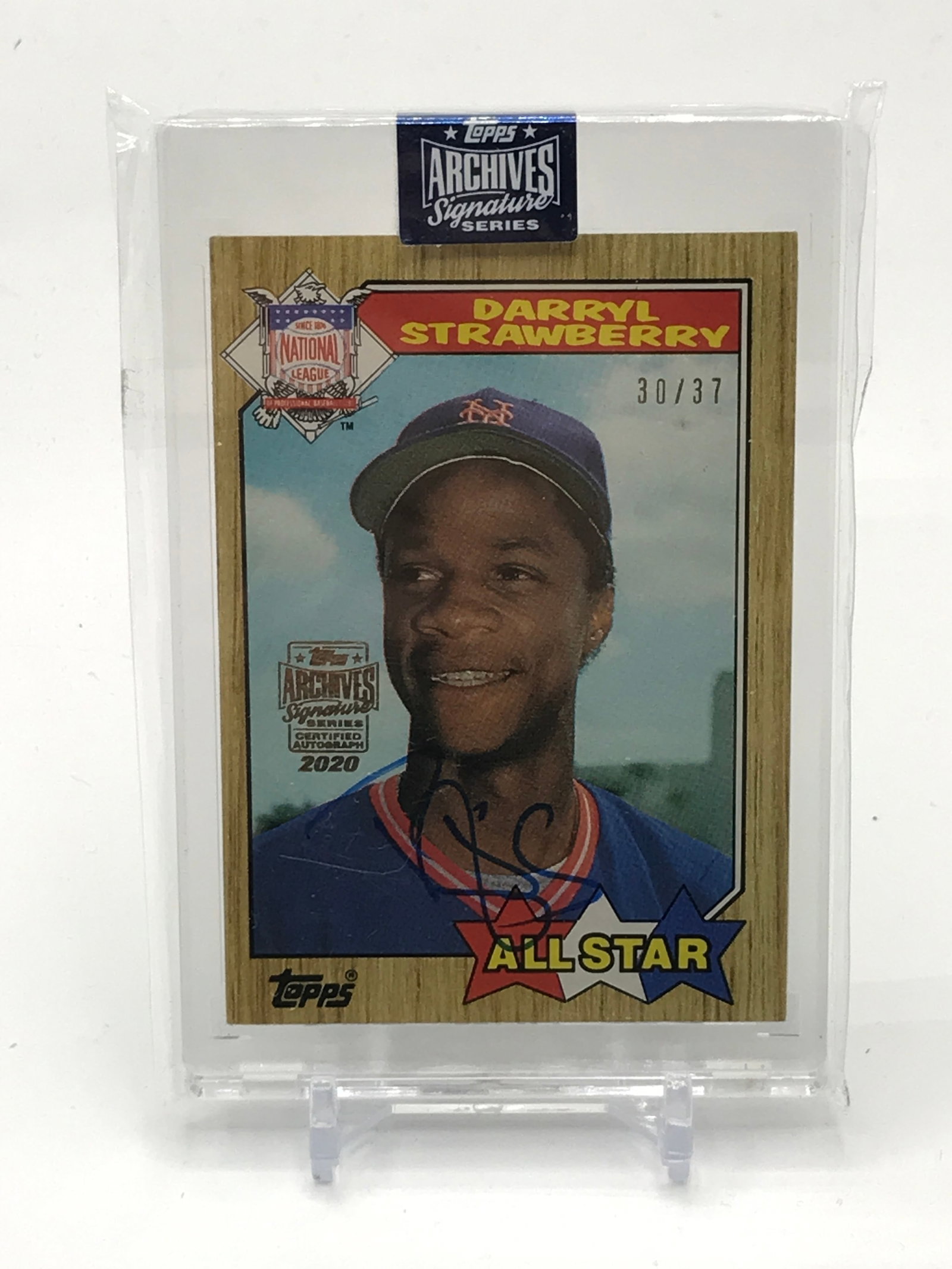 TOPPS ARCHIVE SIGNATURE SERIES DARRYL STRAWBERRY SIGNED TRADING CARD 30/37: Prices are in Canadian dollars