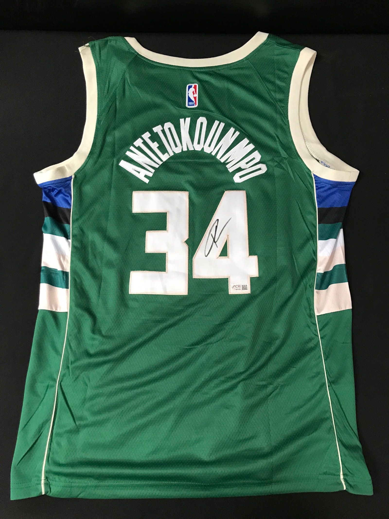 GIANNIS ANTETOKOUNMPO SIGNED MILWAUKEE BUCKS CUSTOM JERSEY - ACE COA: Prices are in Canadian dollars