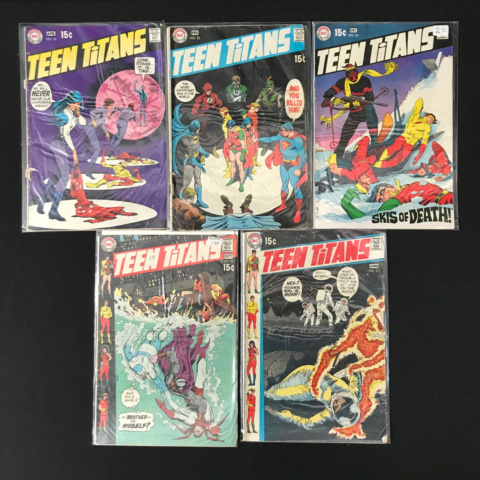 LOT OF 5 TEEN TITANS COMICS - DC COMICS: Prices are in Canadian dollars