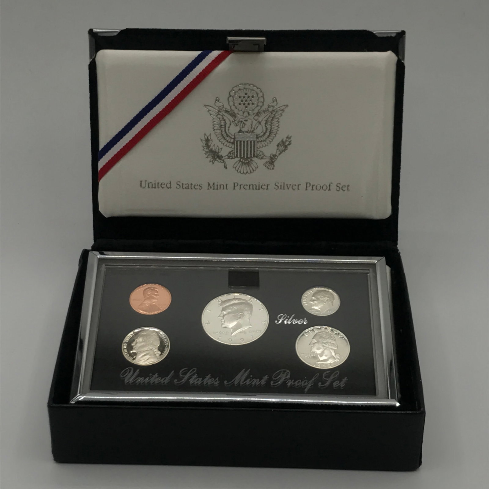 UNITED STATES PREMIERE SILVER PROOF SET IN COMMEMORATIVE DISPLAY WITH COA (1 of 2)