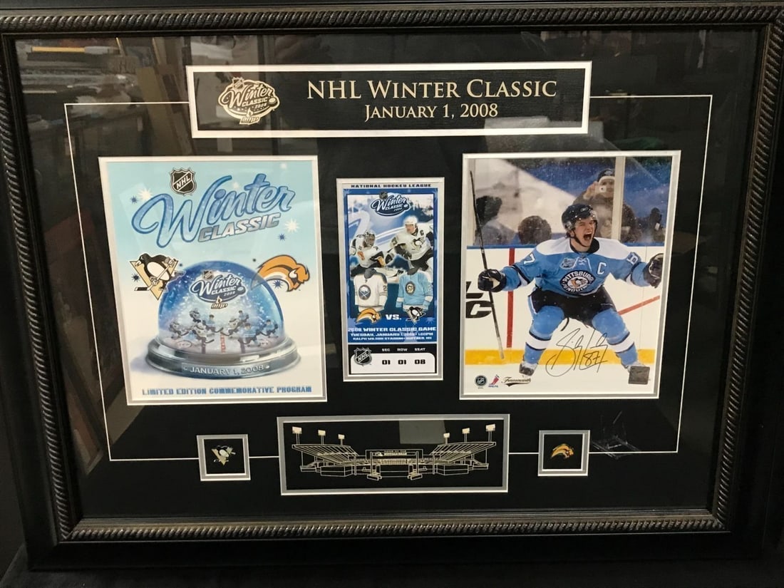 SIDNEY CROSBY SIGNED AND CUSTOM FRAMED 20 X 28 WINTER CLASSIC FRAME (FRAMEWORTH COA: Prices are in Canadian dollars