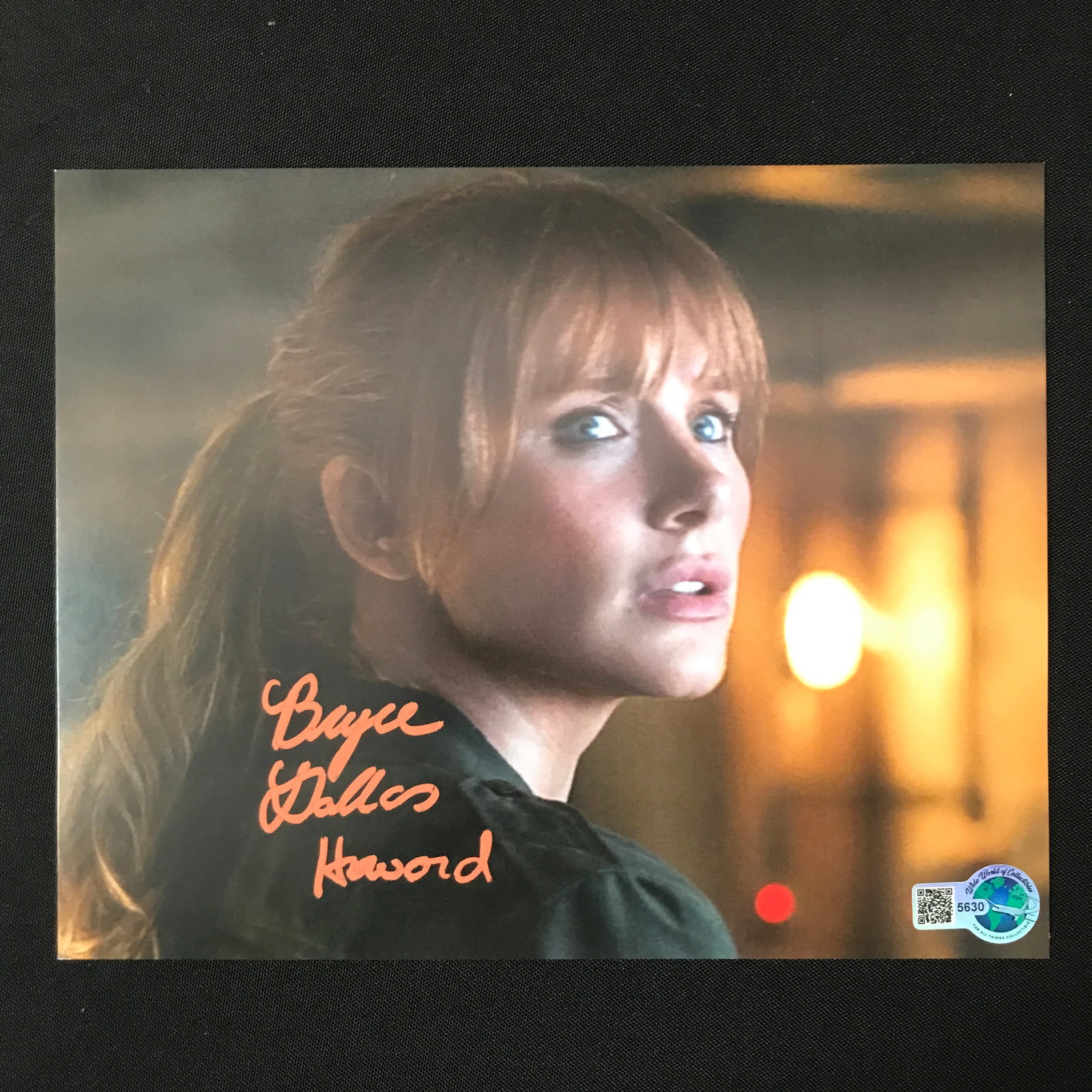 BRYCE DALLAS HOWARD SIGNED JURASSIC PARK 8X10 - WWOC COA (1 of 2)